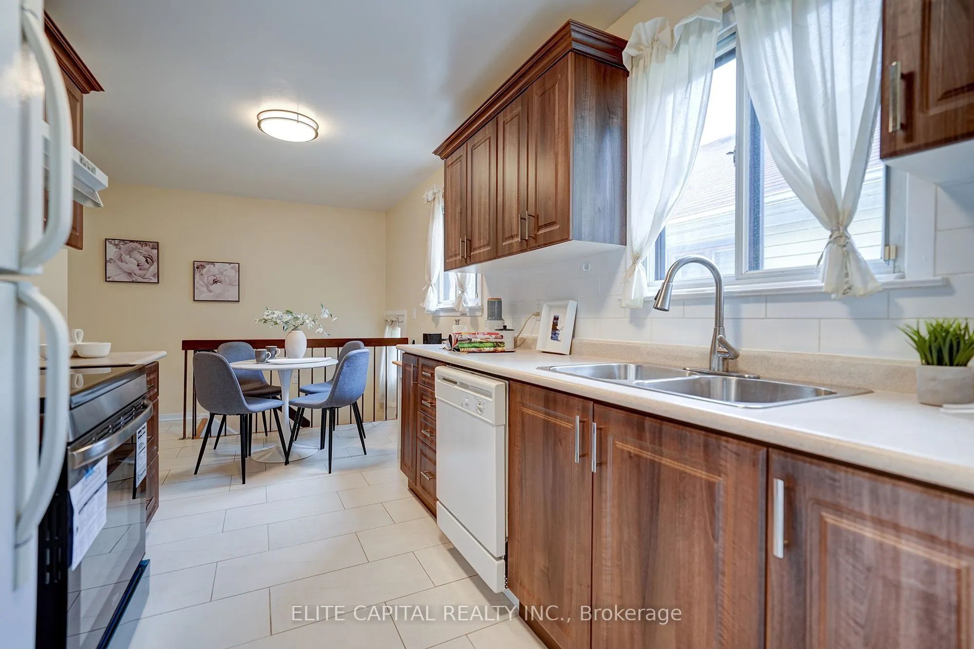 9 Snowshoe Crescent