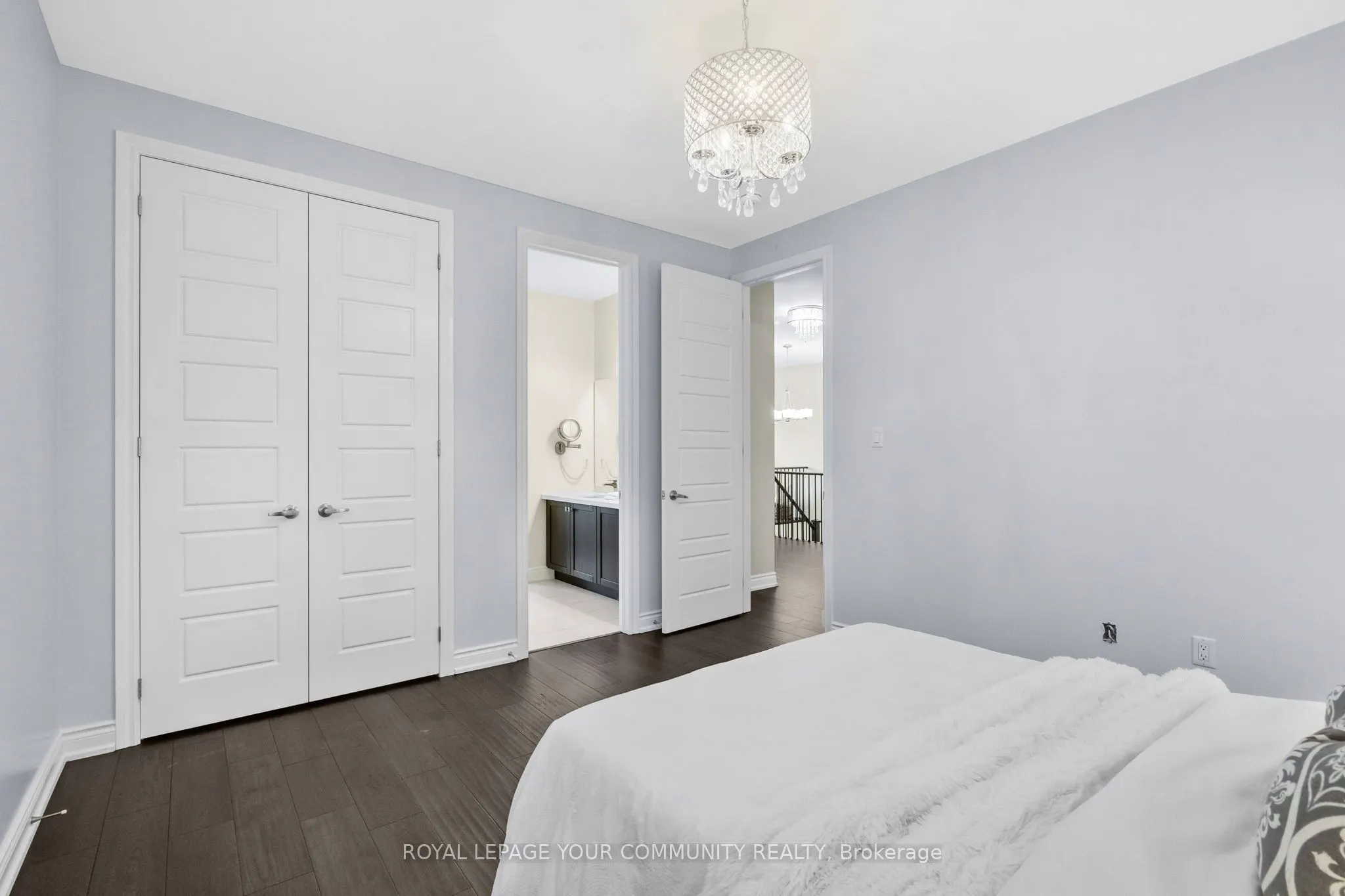 8 King Boulevard