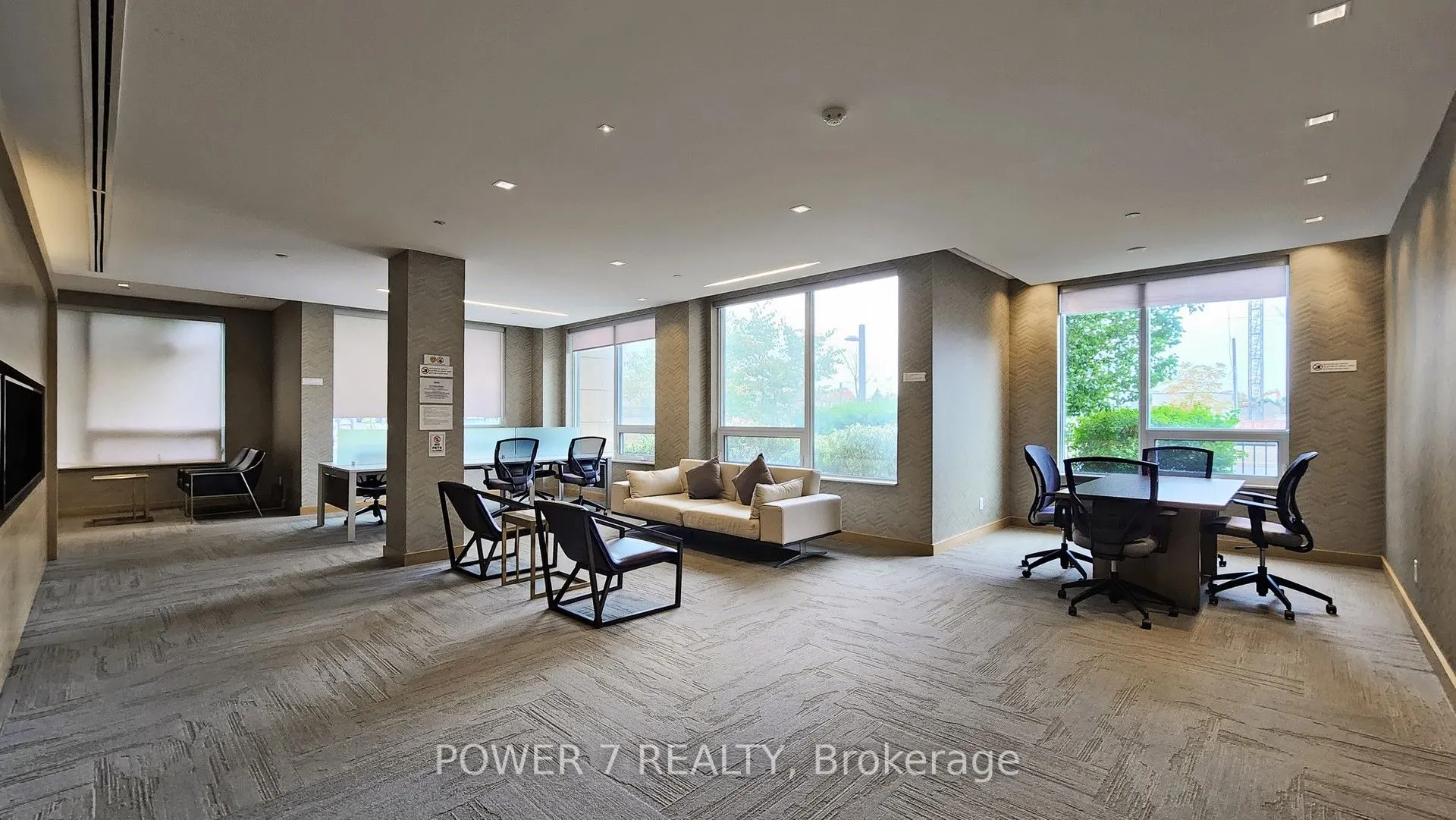 28 Uptown Drive, #718
