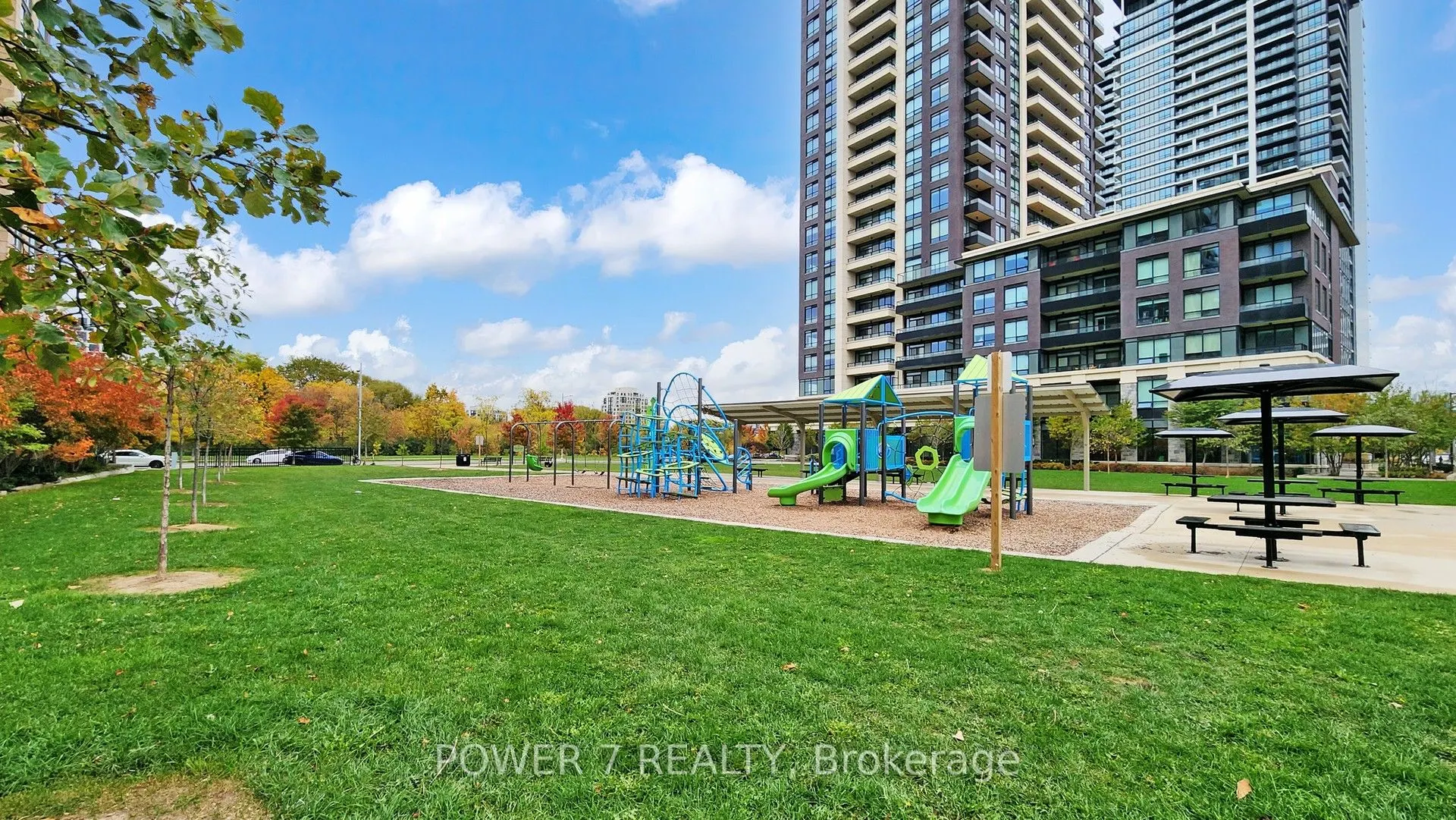 28 Uptown Drive, #718