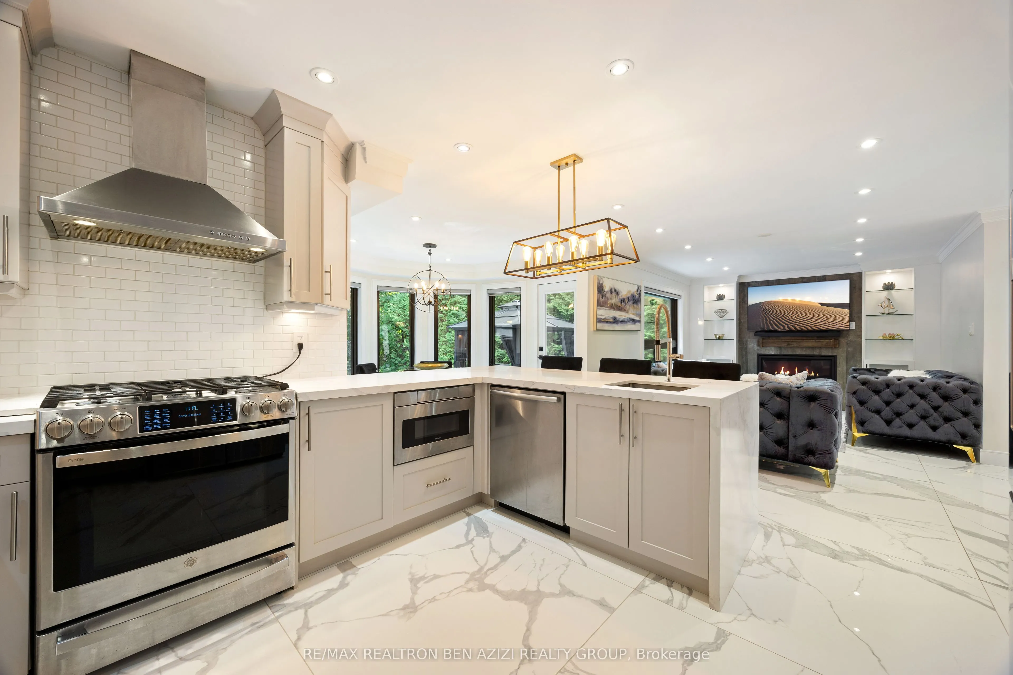 78 Charing Crescent
