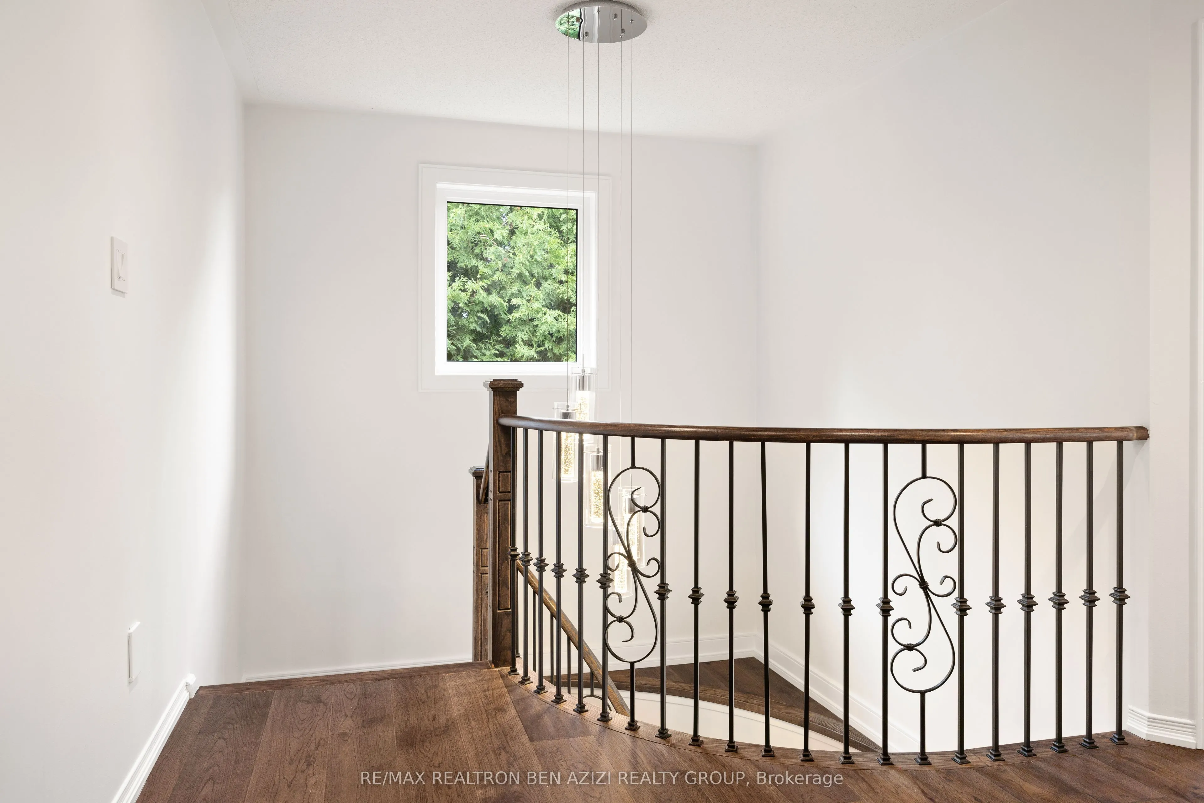 78 Charing Crescent