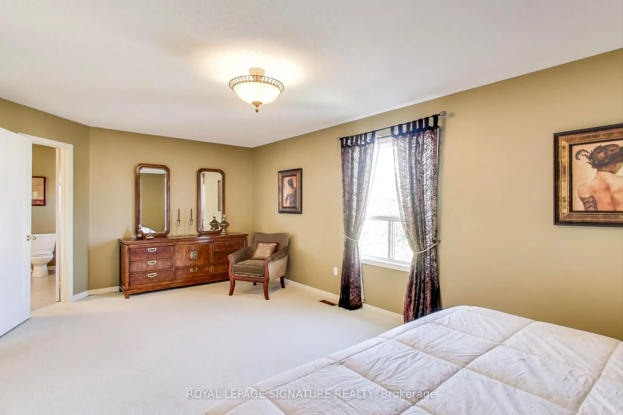 127 Mountcharles Crescent