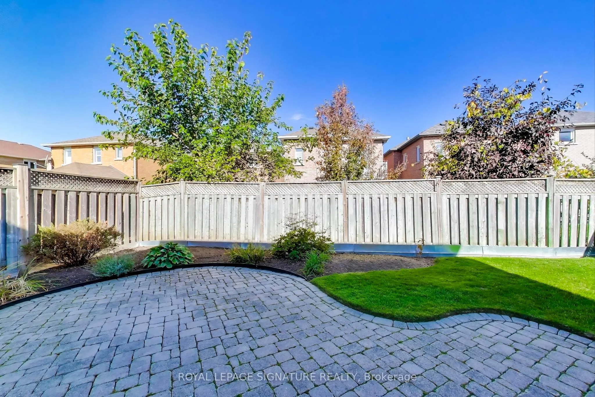 127 Mountcharles Crescent