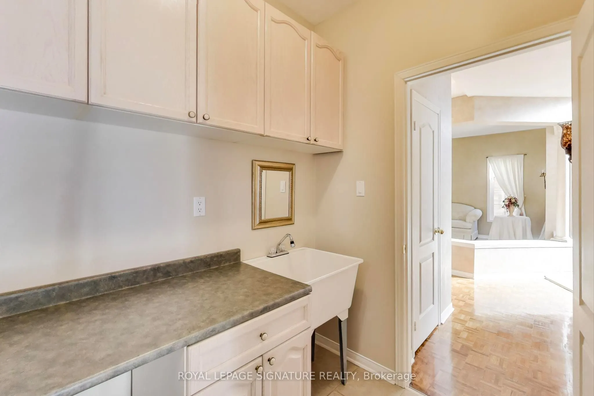 127 Mountcharles Crescent