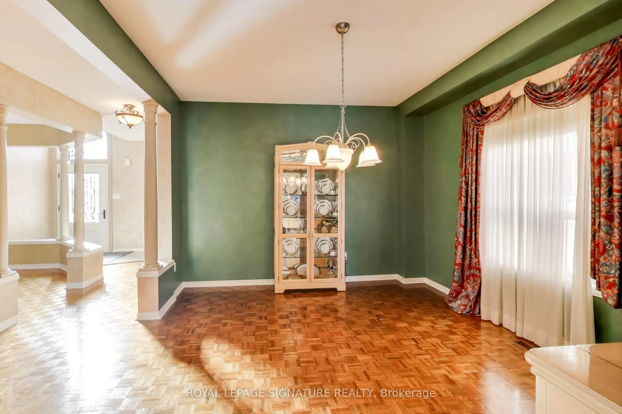 127 Mountcharles Crescent