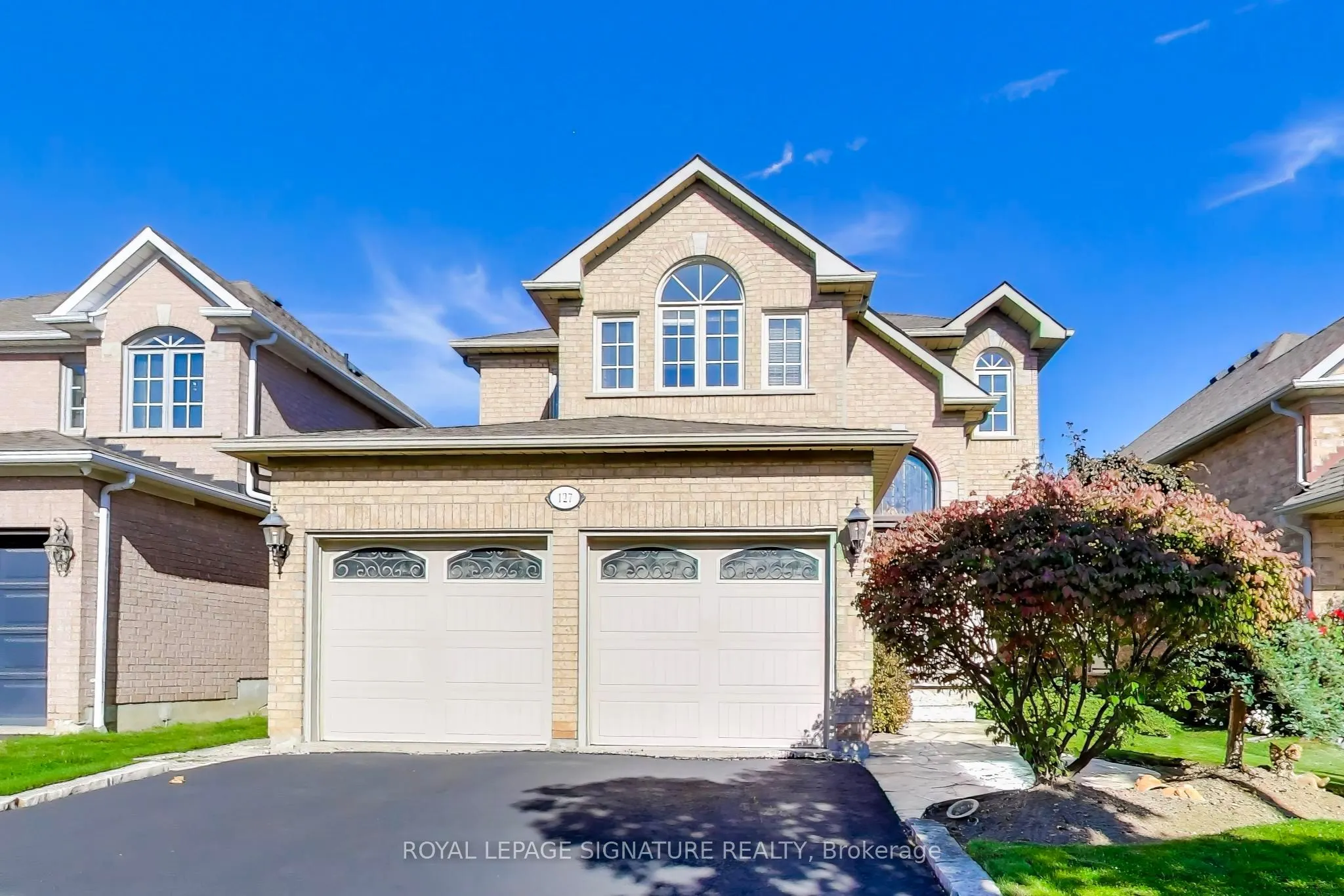 127 Mountcharles Crescent
