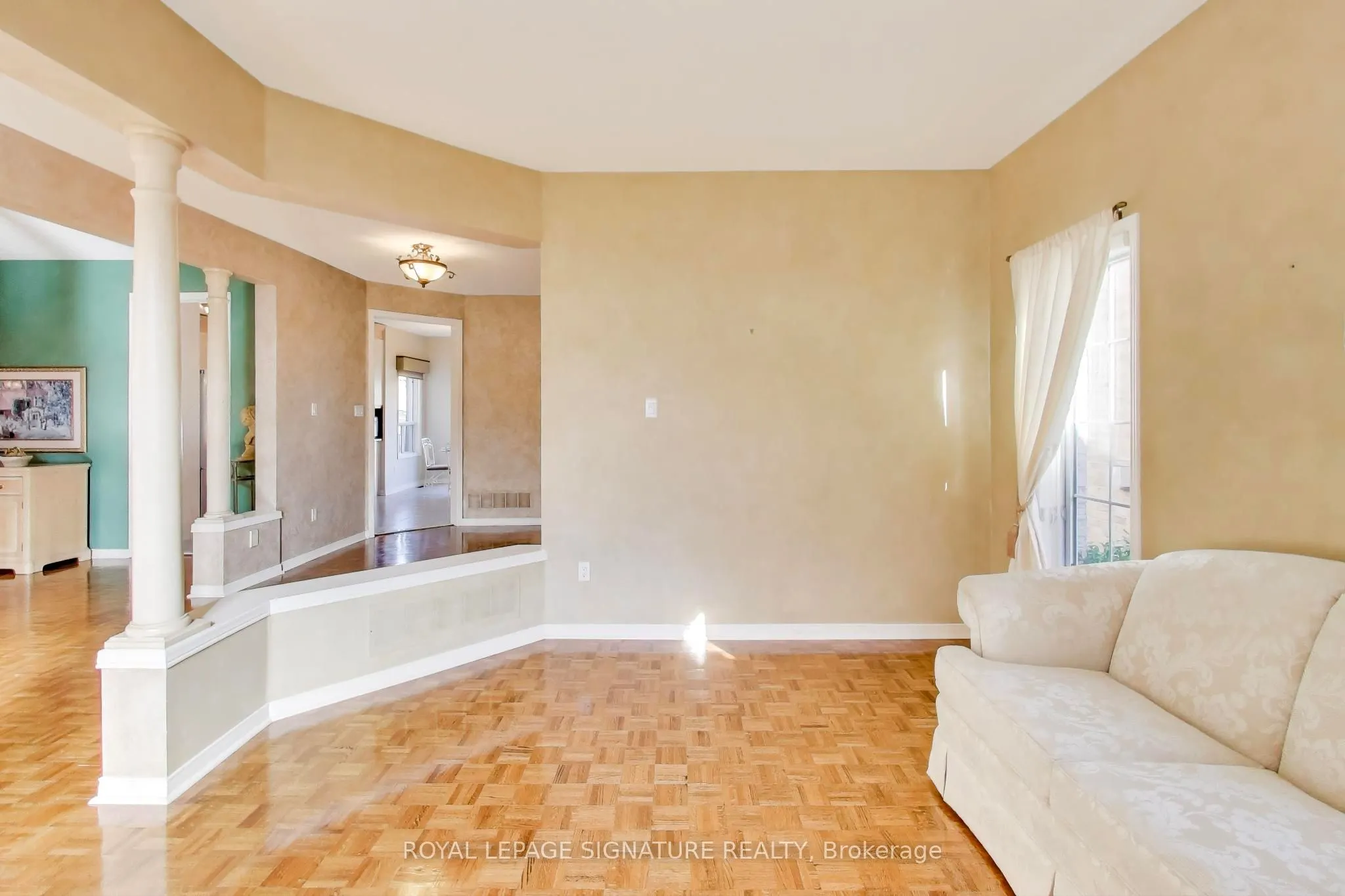 127 Mountcharles Crescent