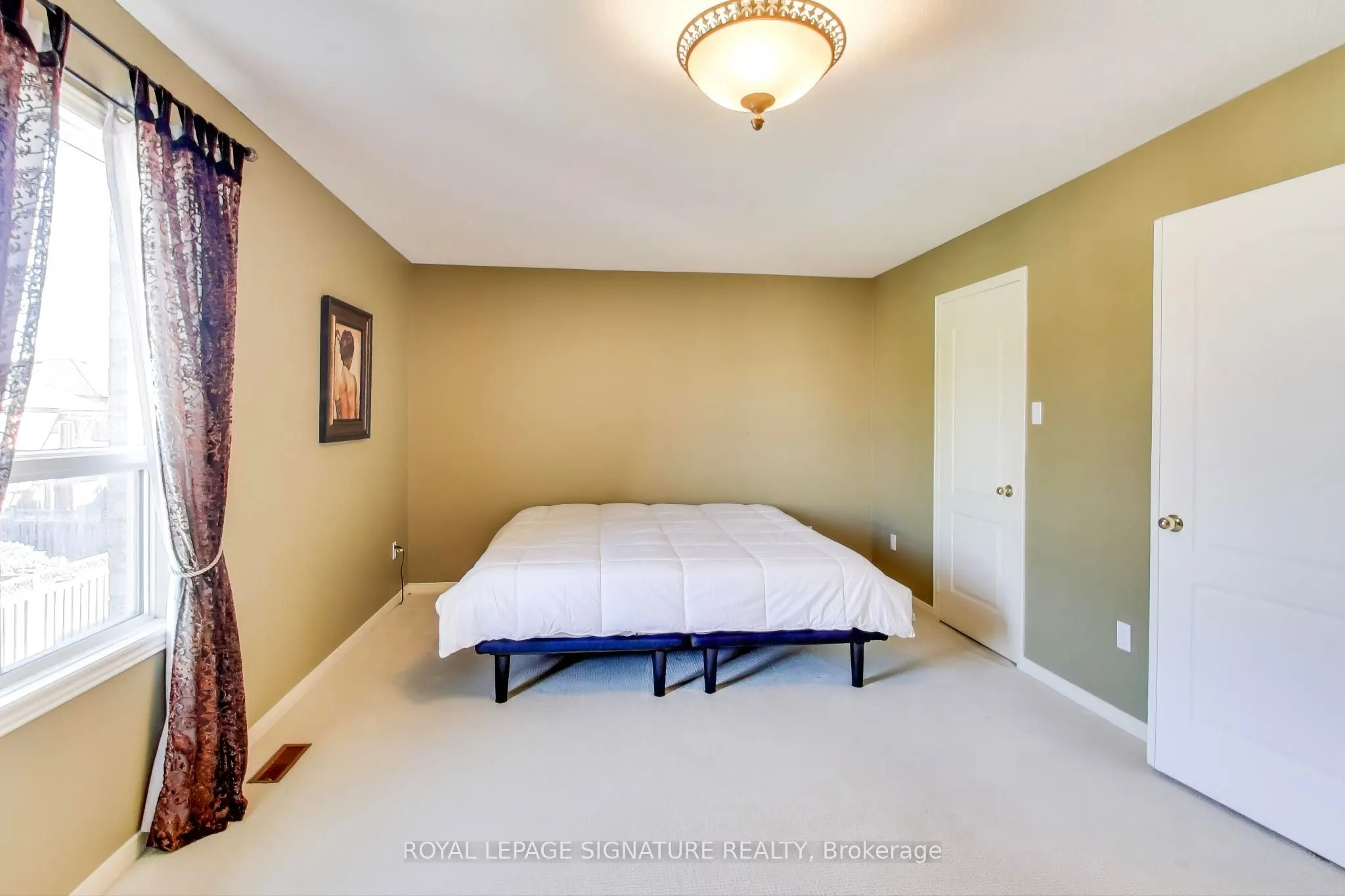 127 Mountcharles Crescent