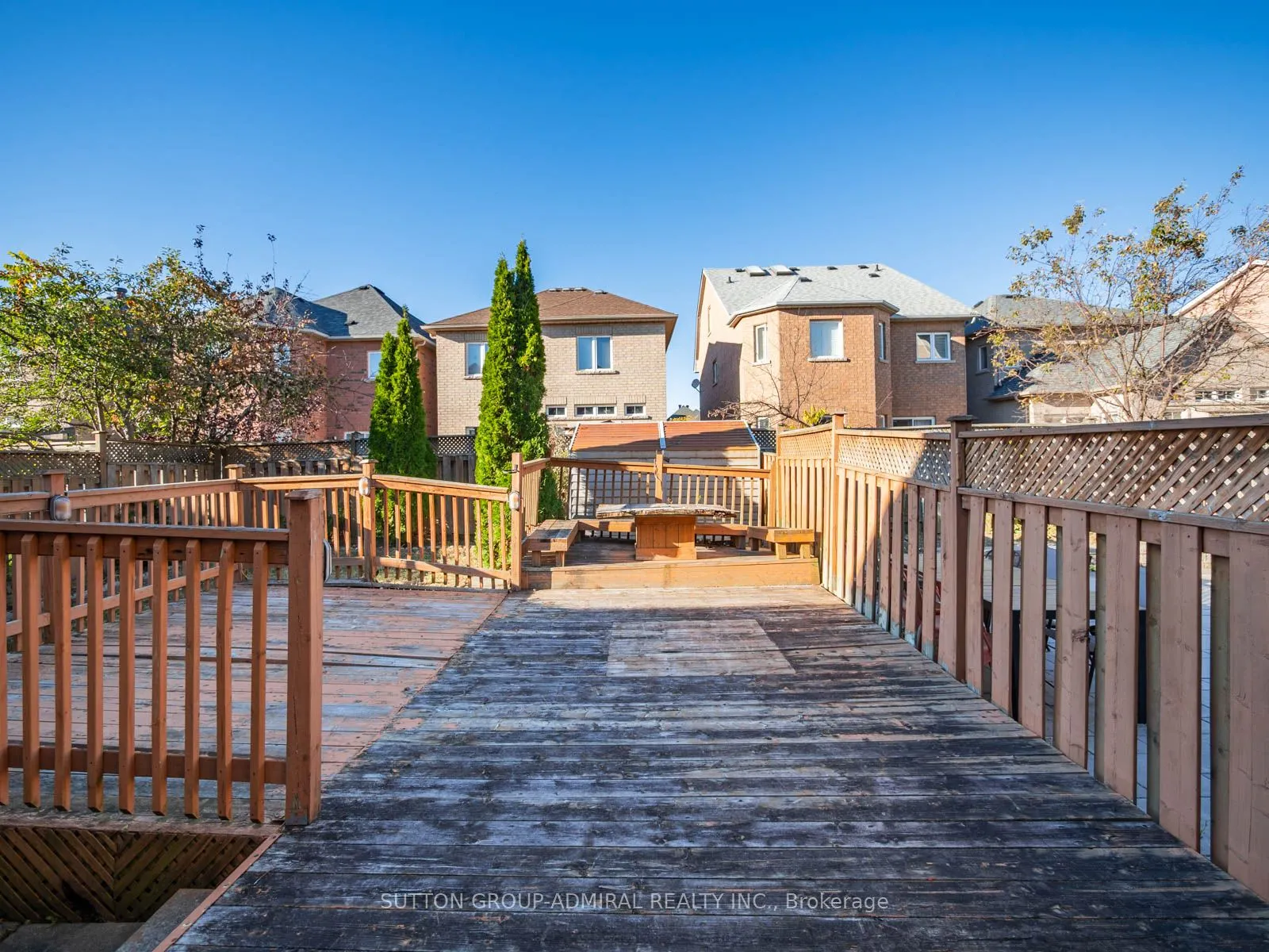 54 Golden Oak Avenue