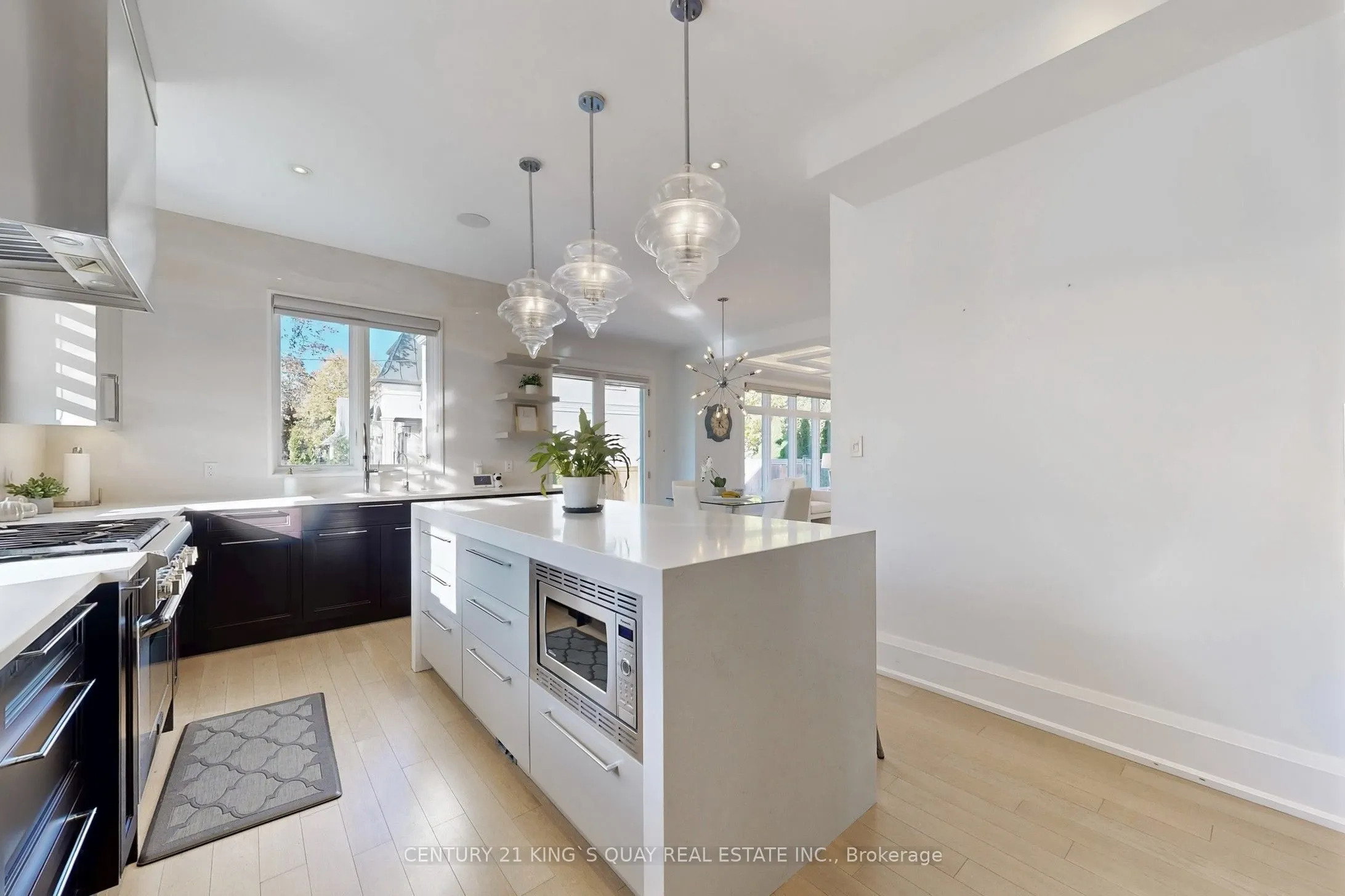 8 Parkway Avenue