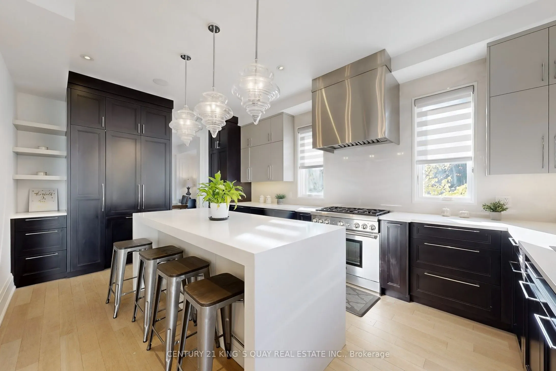 8 Parkway Avenue