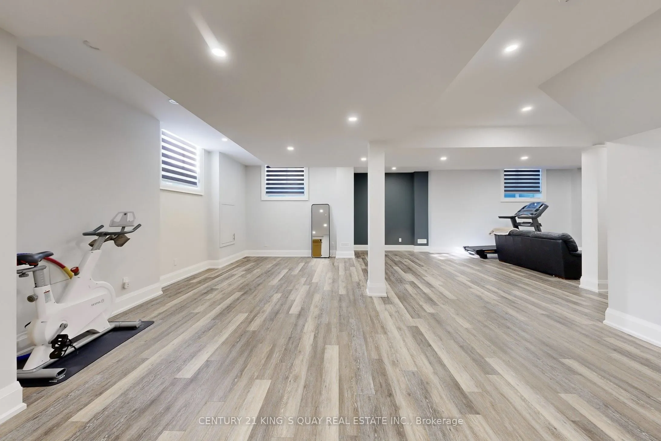 8 Parkway Avenue