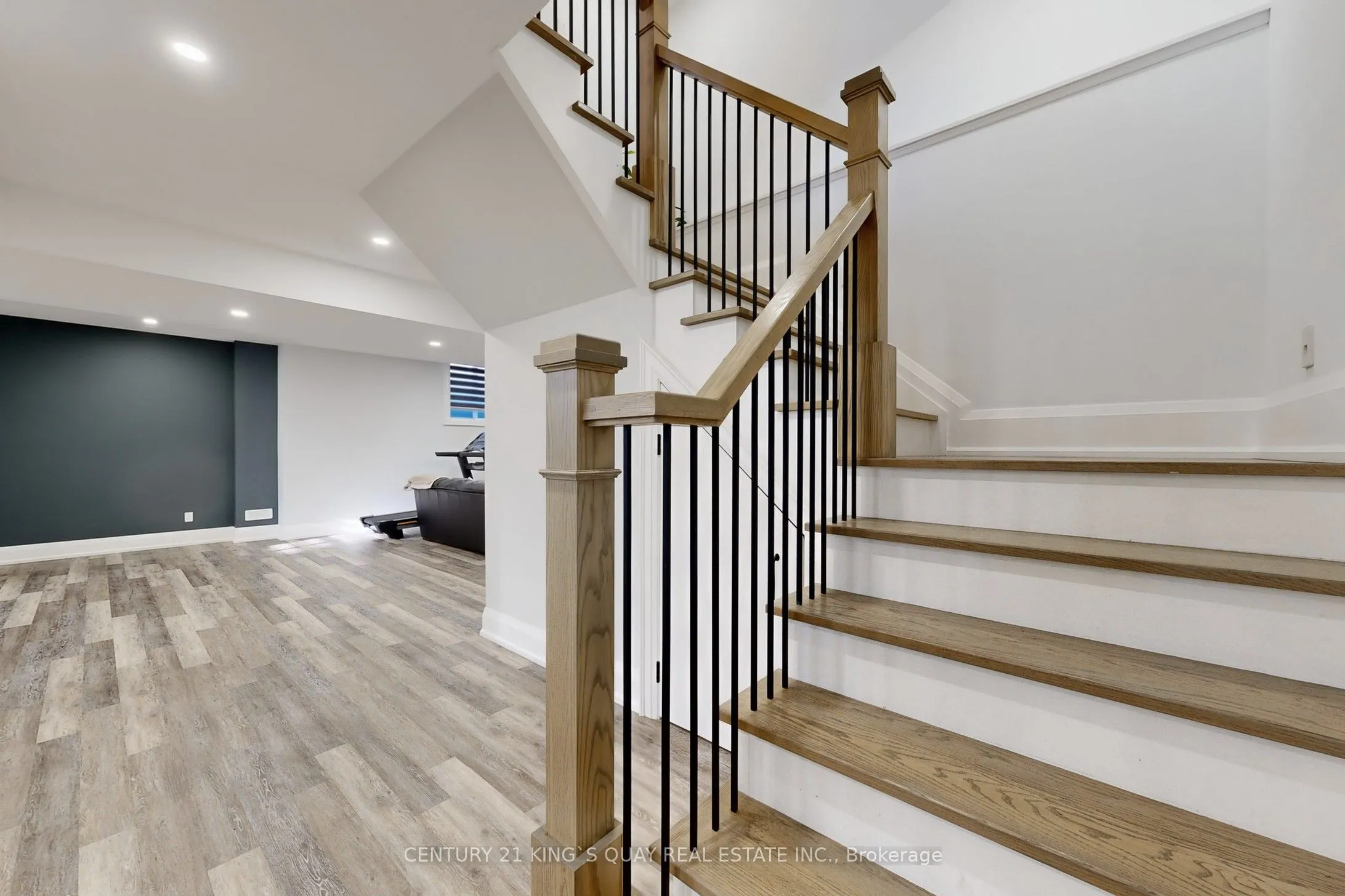 8 Parkway Avenue