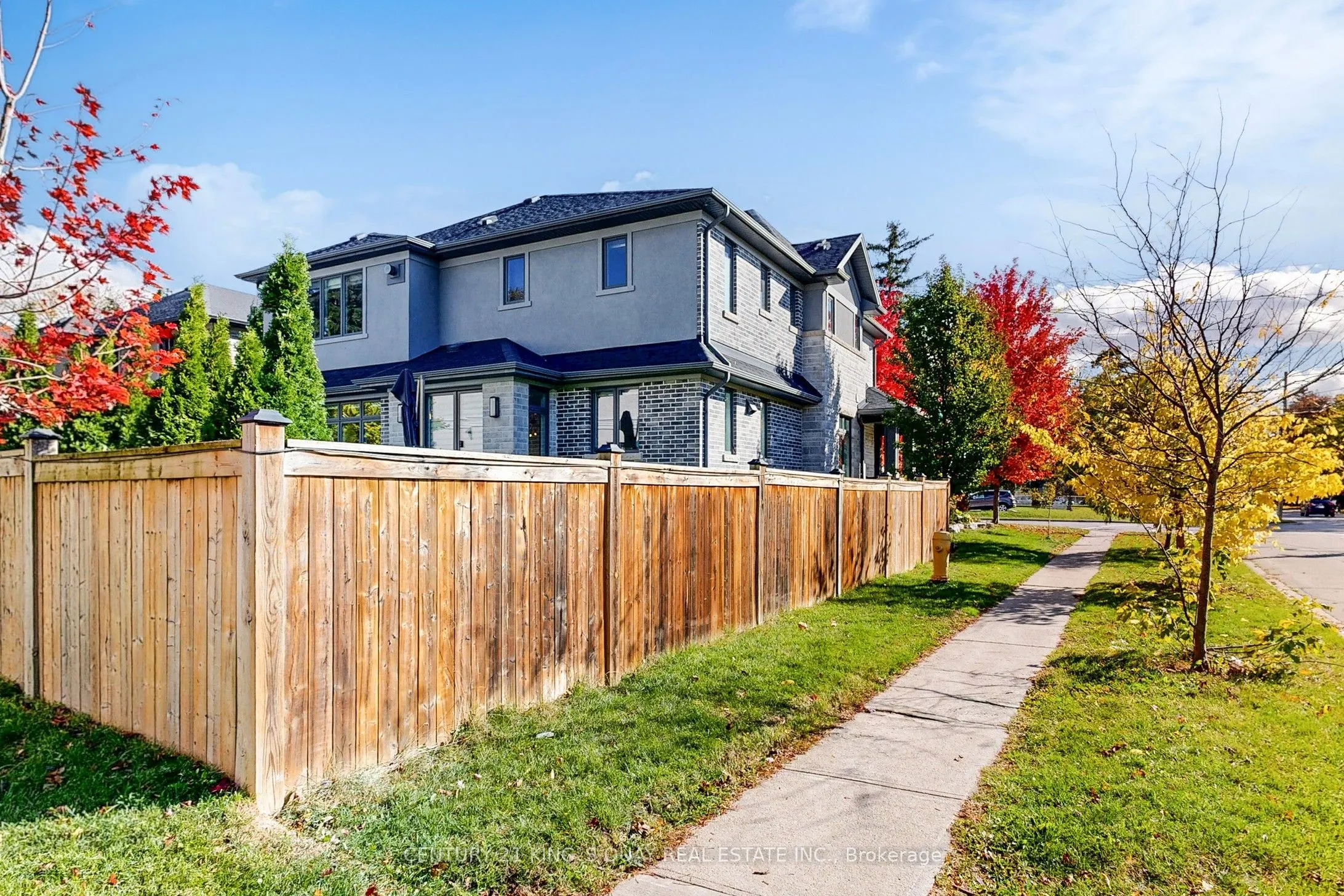 8 Parkway Avenue