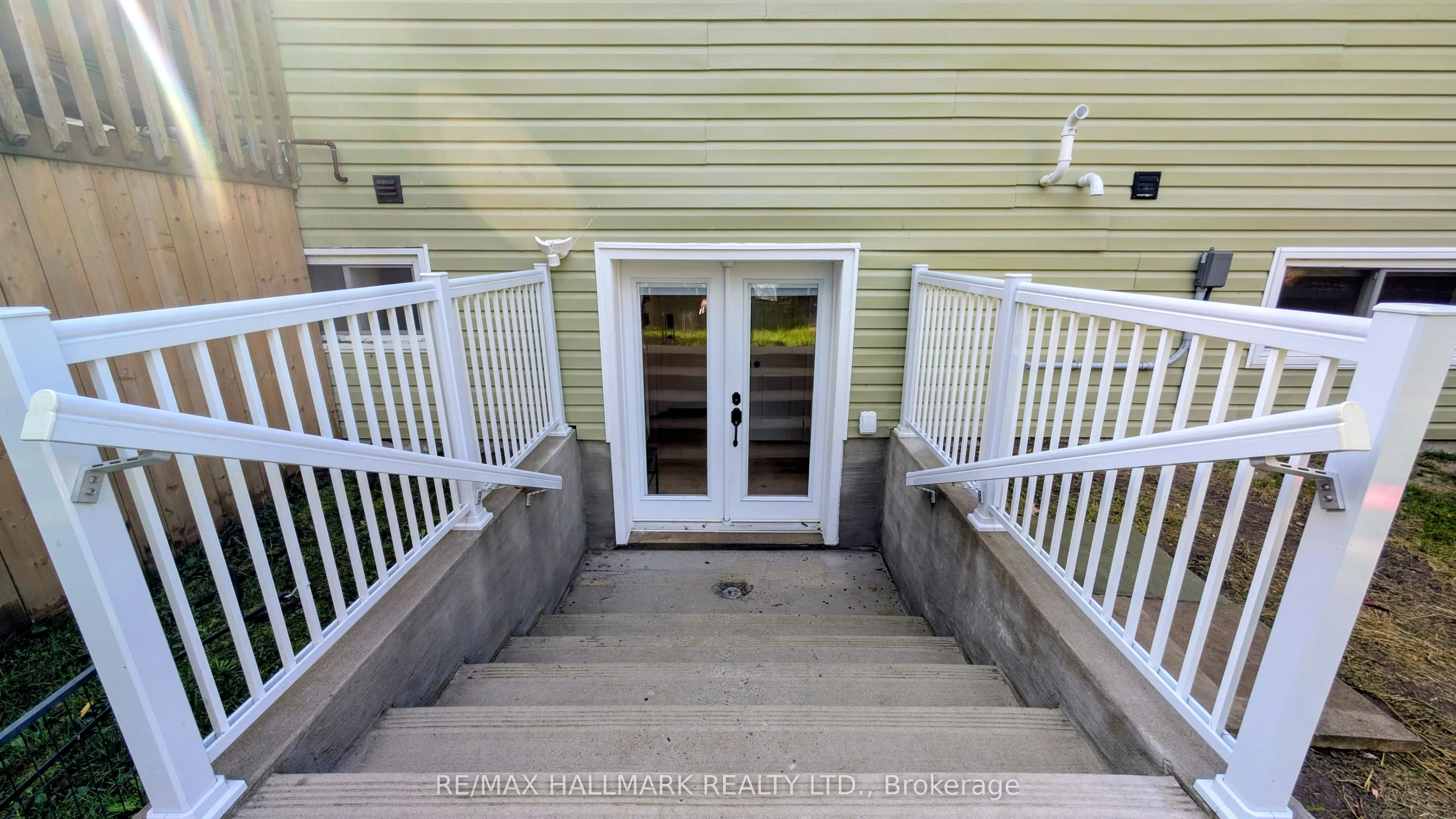 3239 Cove Avenue