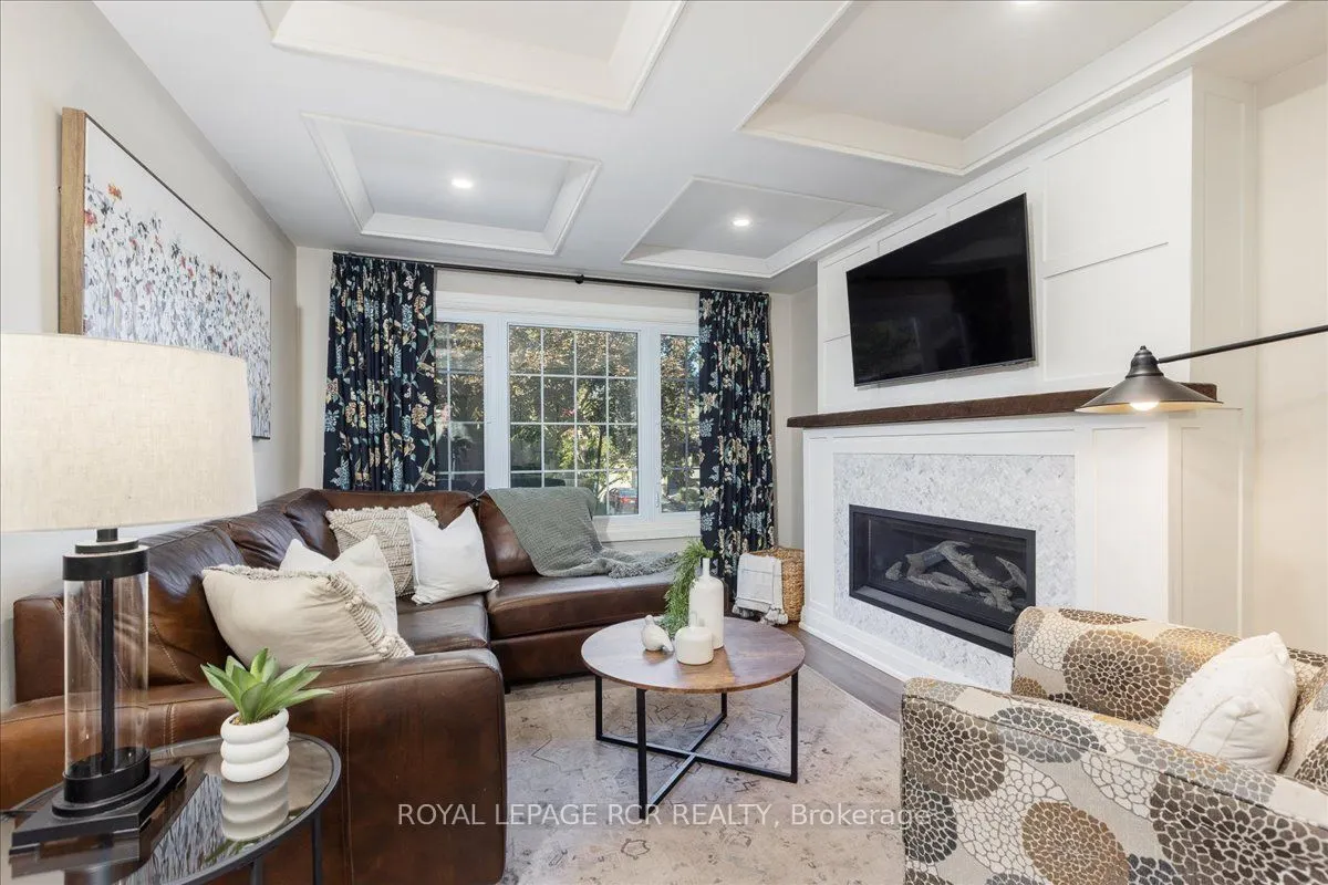 448 Dover Crescent