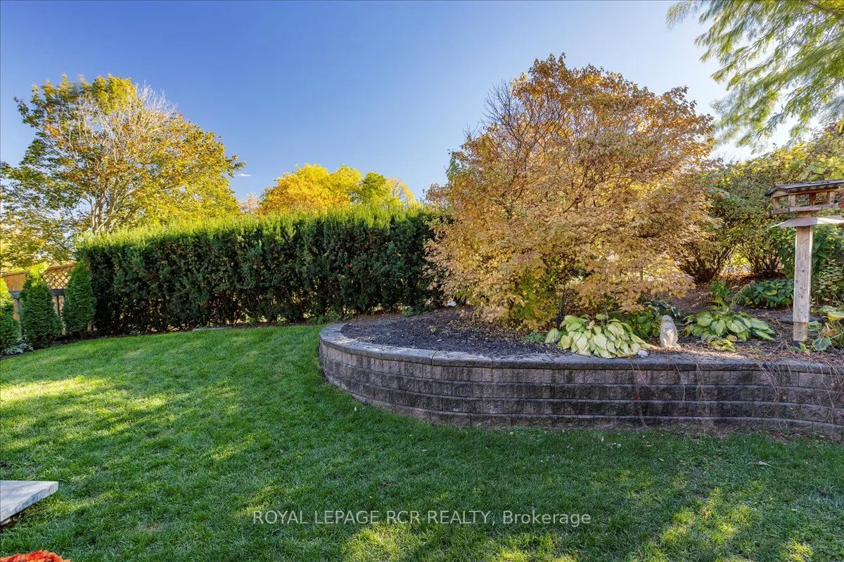 448 Dover Crescent
