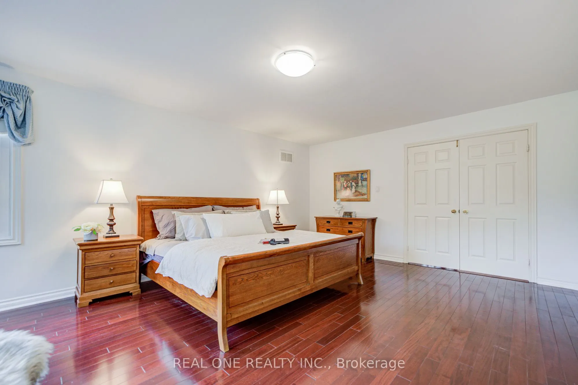 75 Willett Crescent