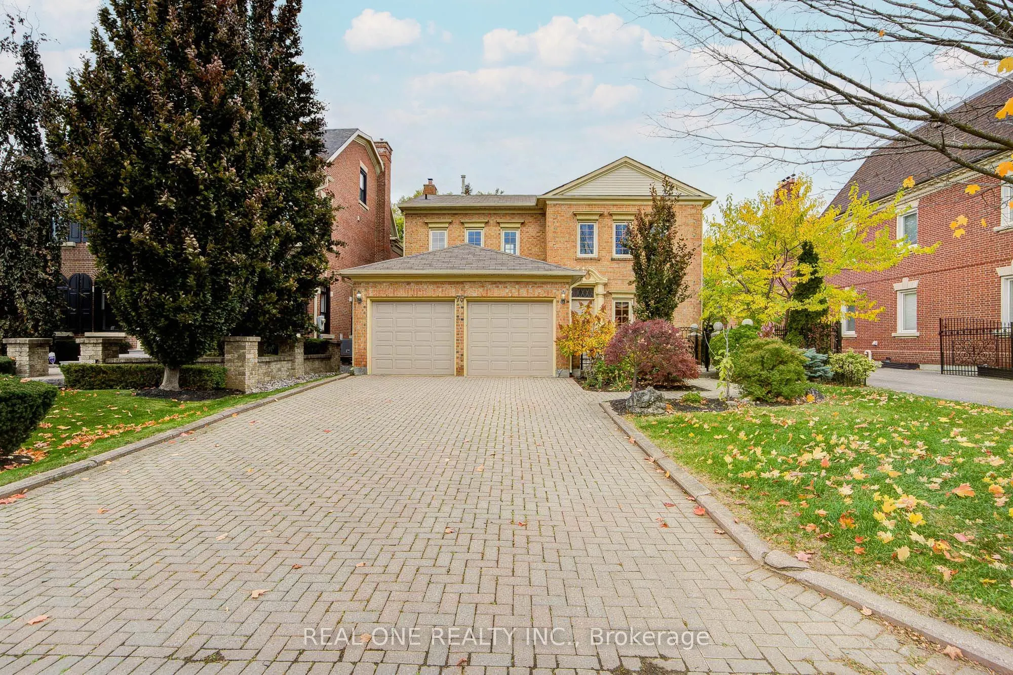 75 Willett Crescent