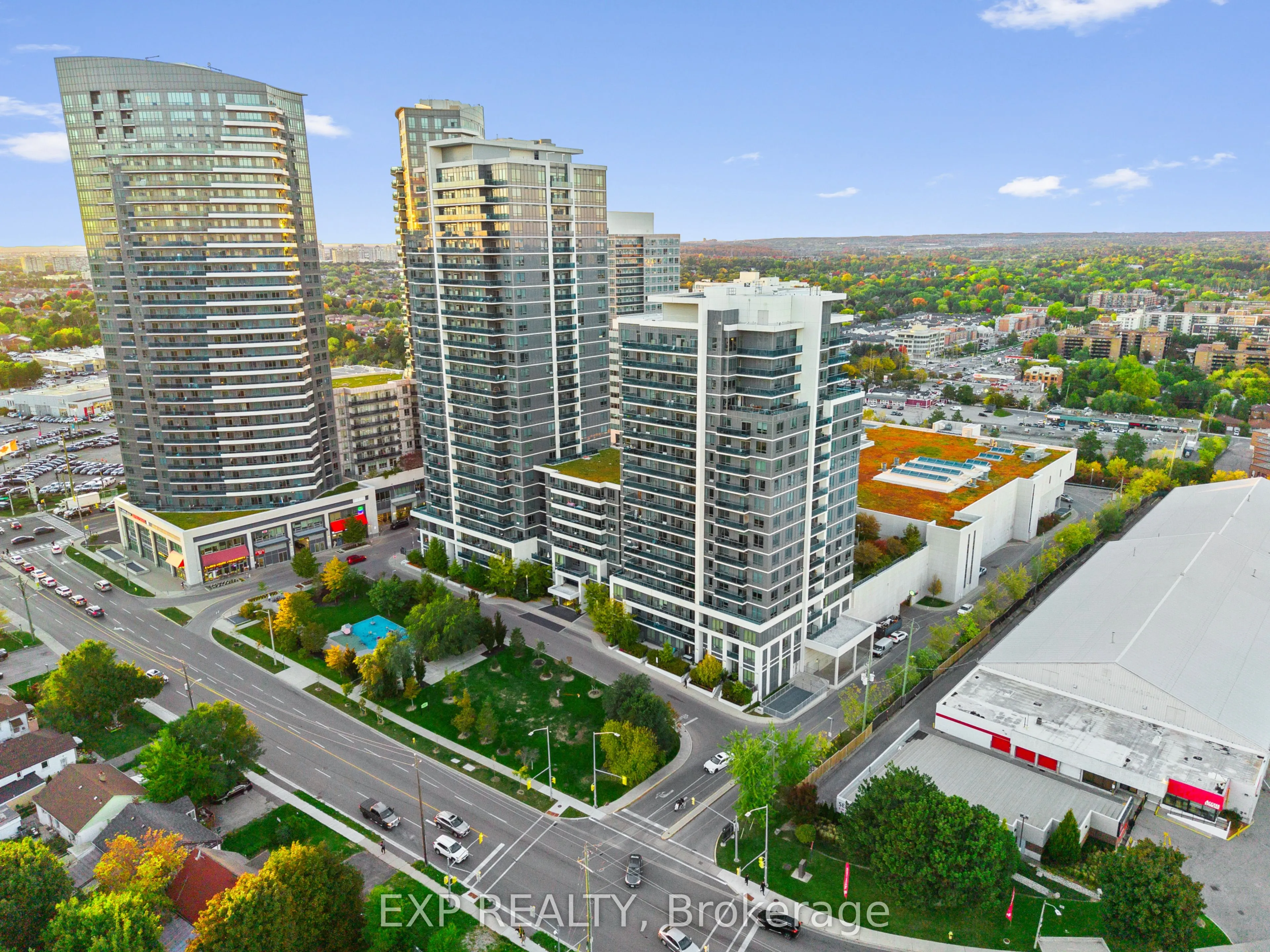 7167 Yonge Street, #1011