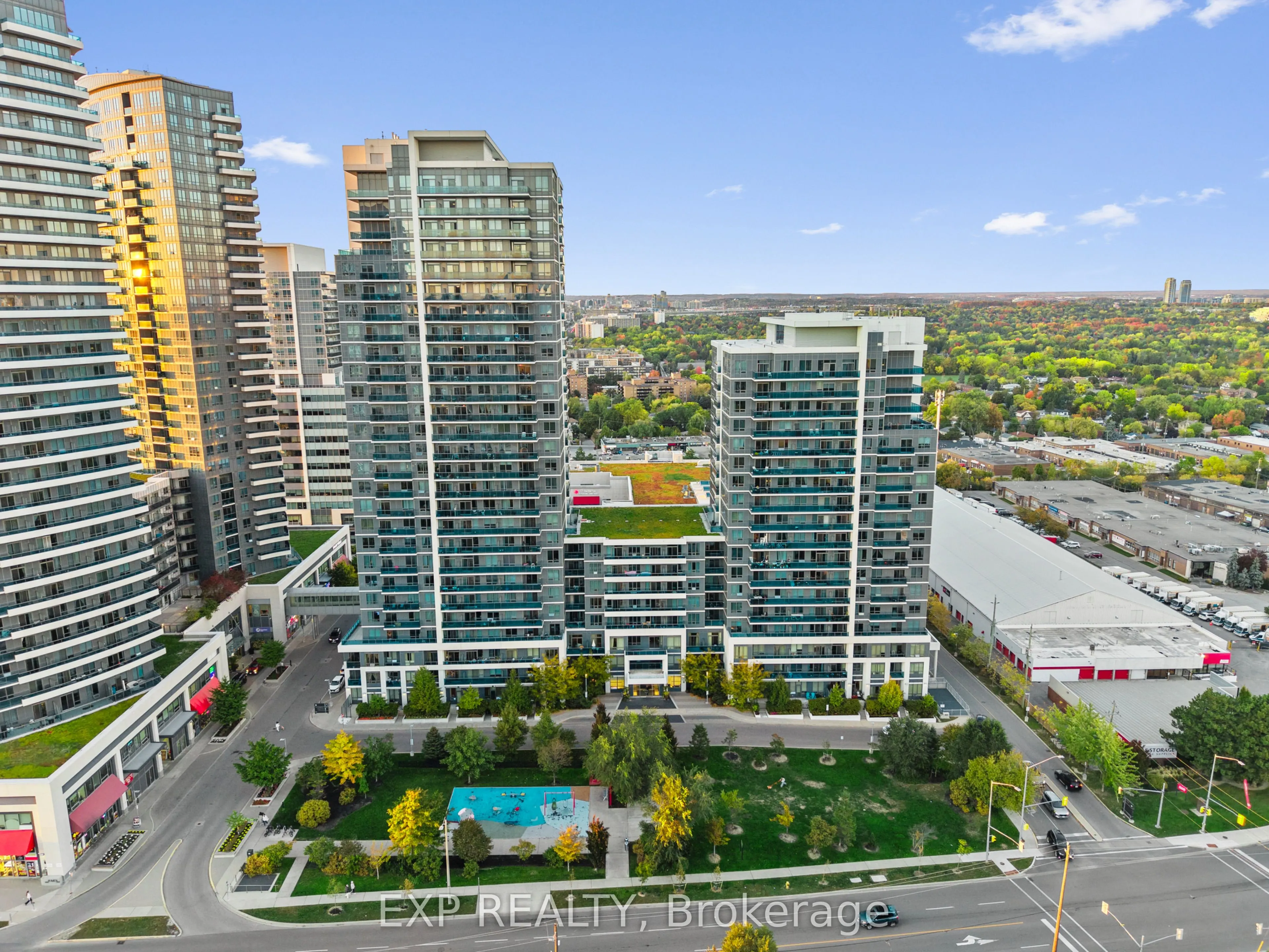 7167 Yonge Street, #1011