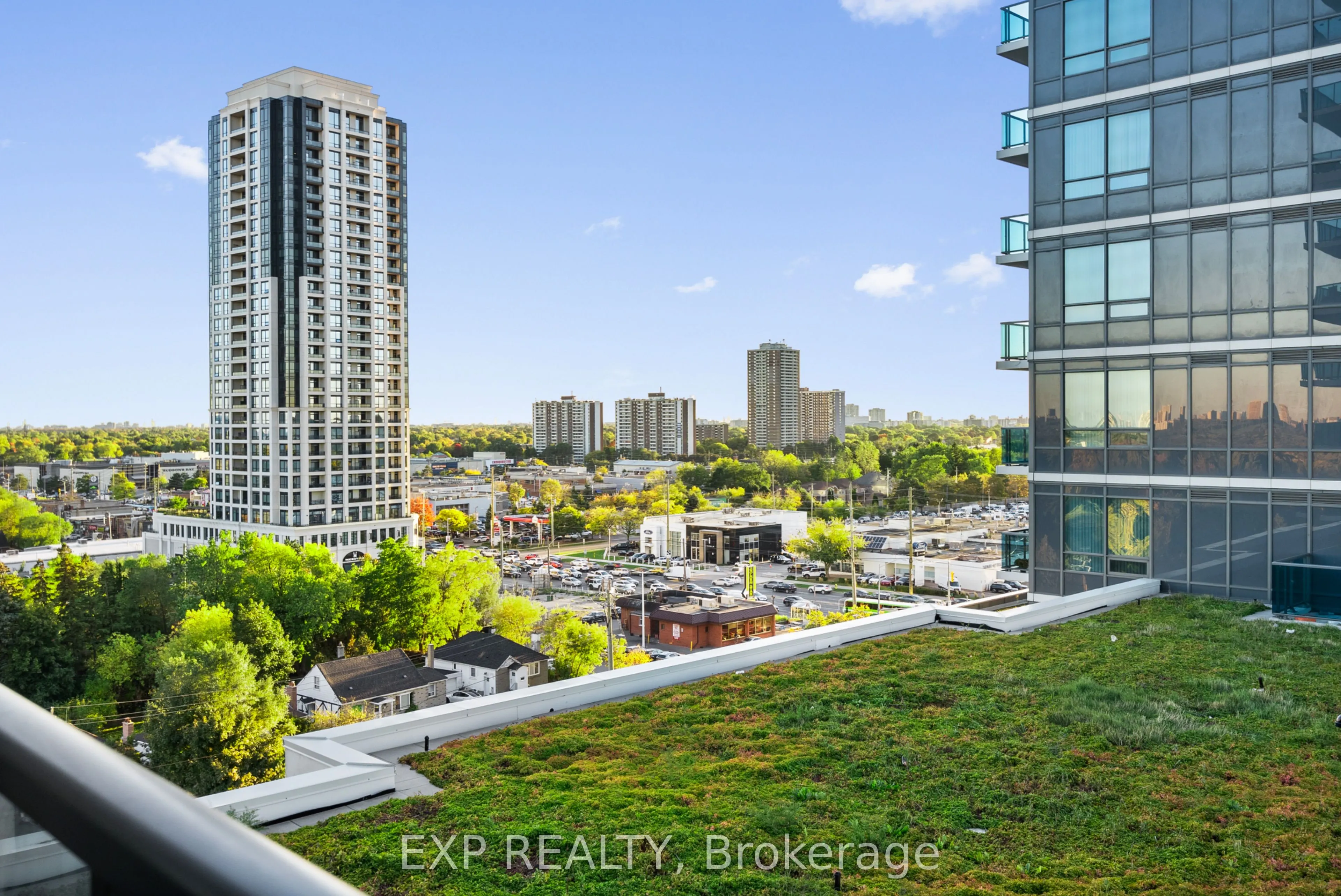 7167 Yonge Street, #1011