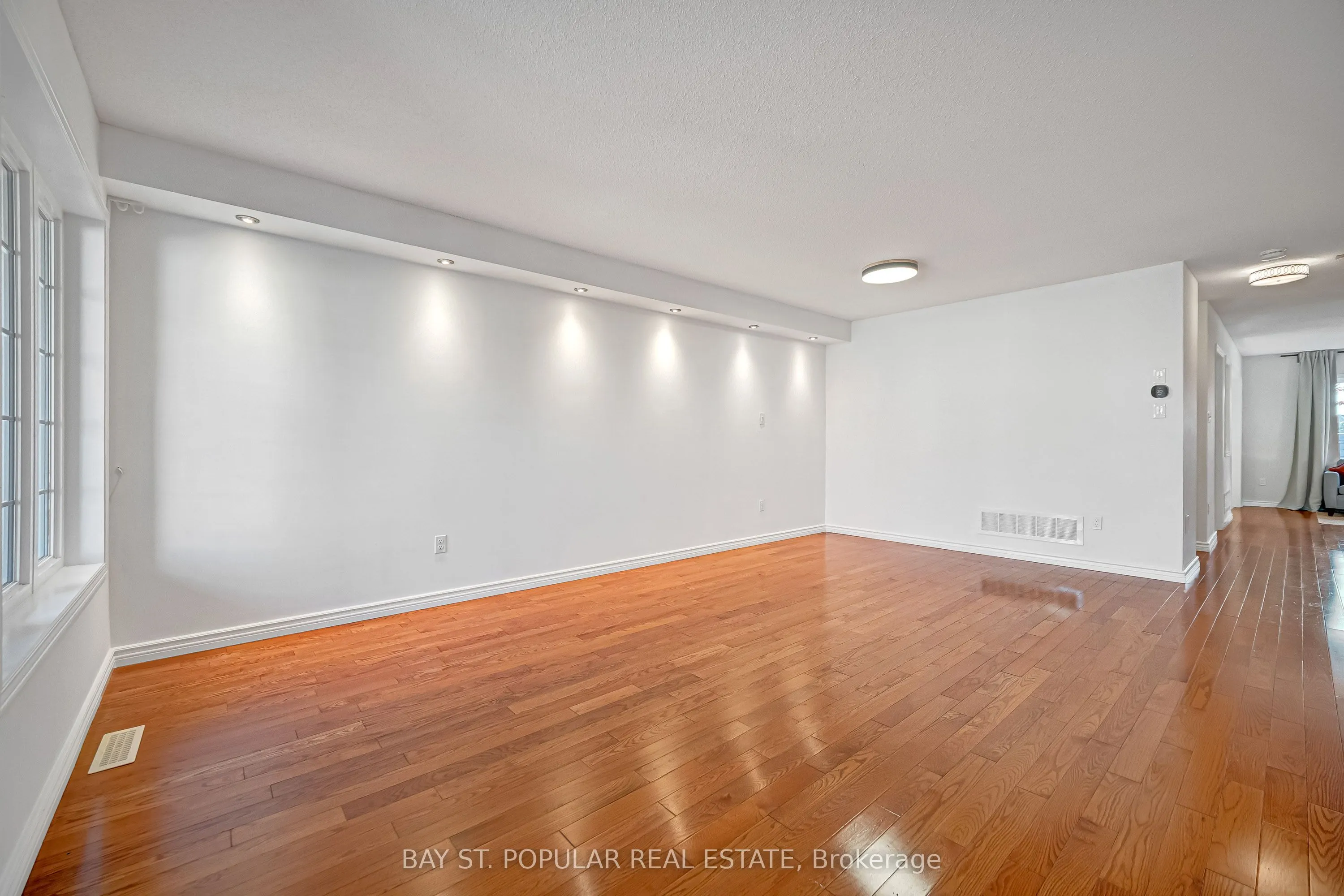 21 Westcliffe Crescent