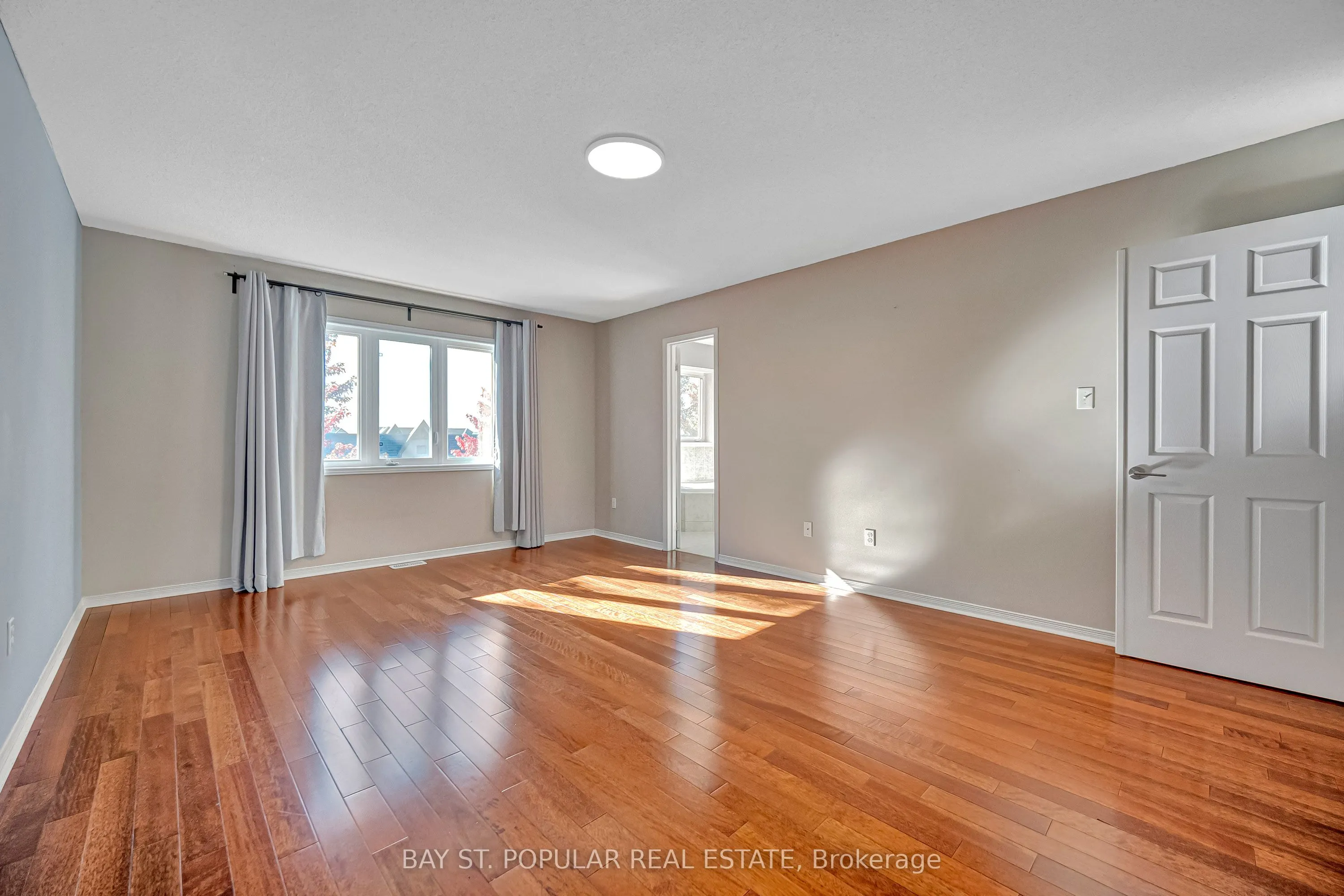 21 Westcliffe Crescent