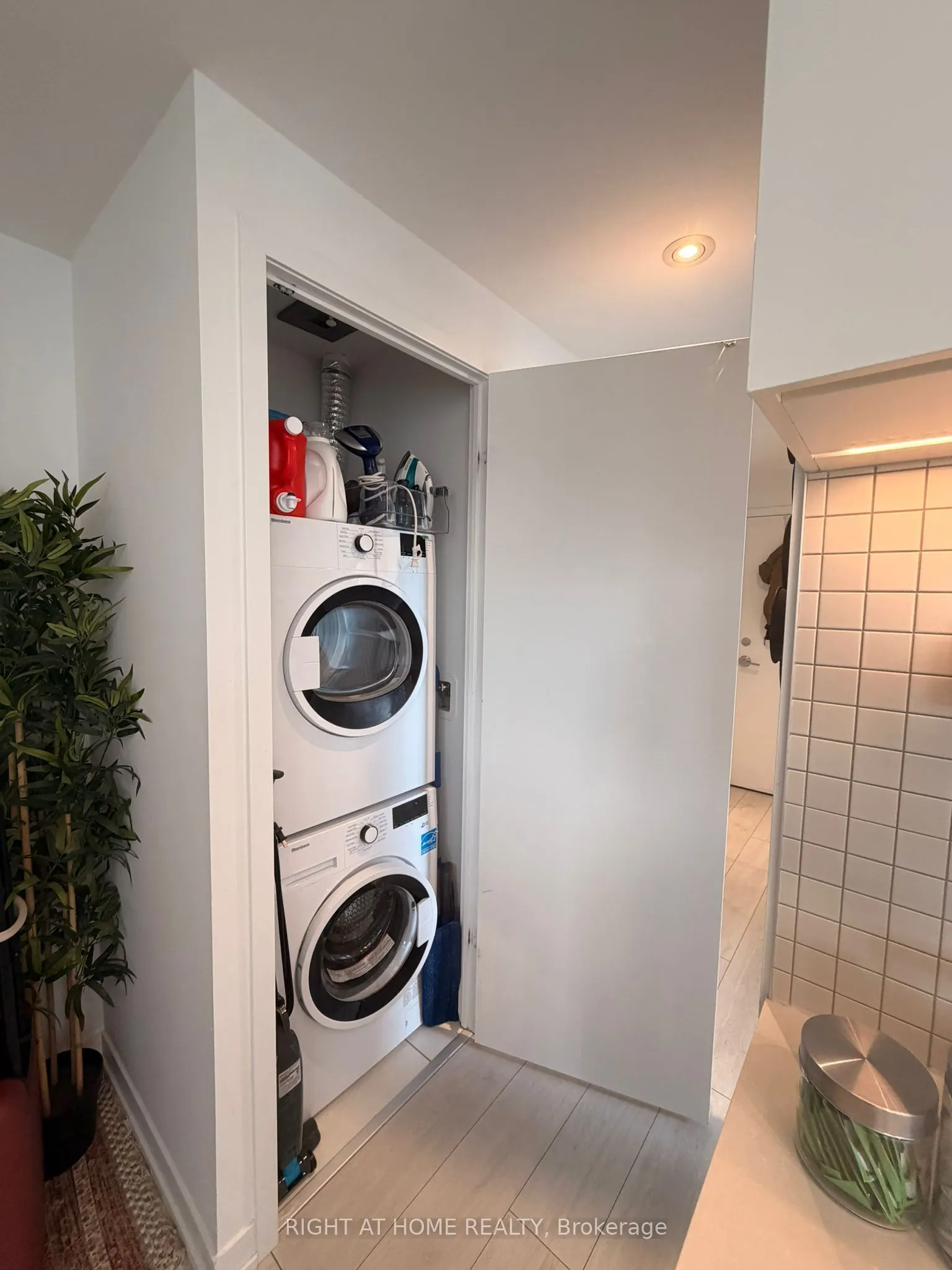 898 Portage Parkway, #3903
