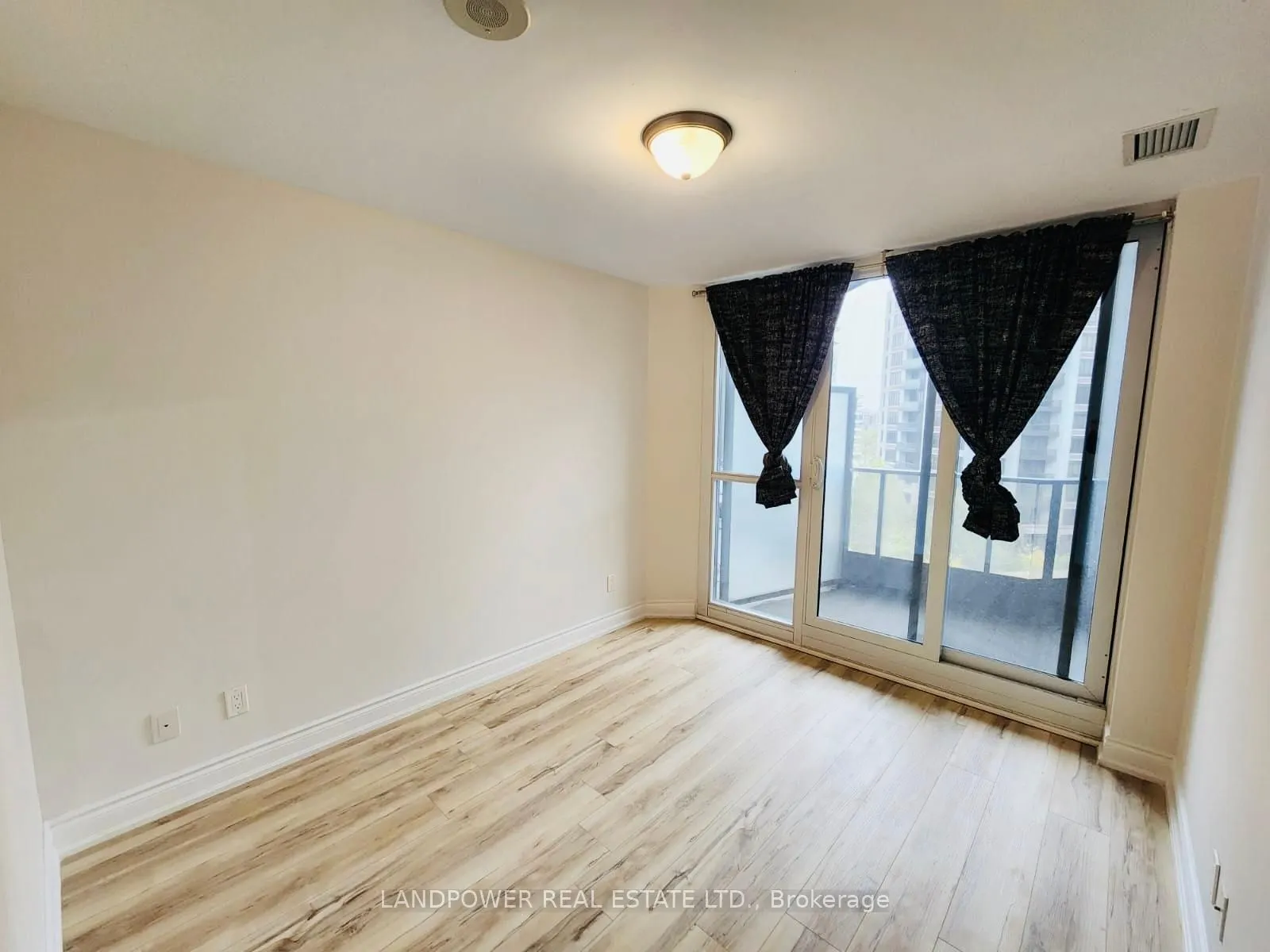 89 South Town Centre Boulevard, #801