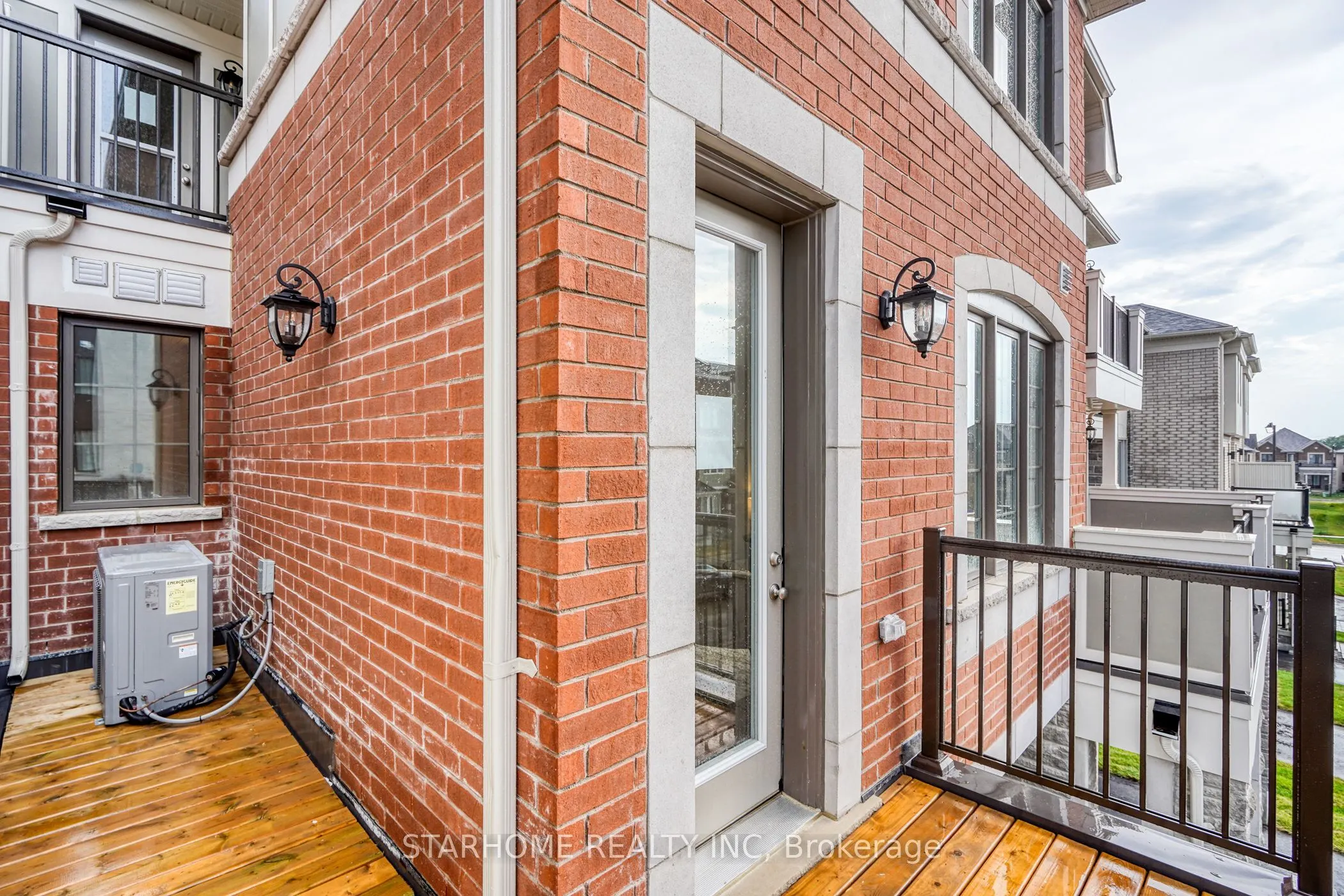 11 Avani Avenue
