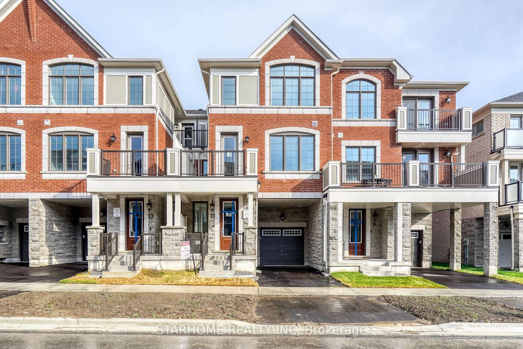 11 Avani Avenue