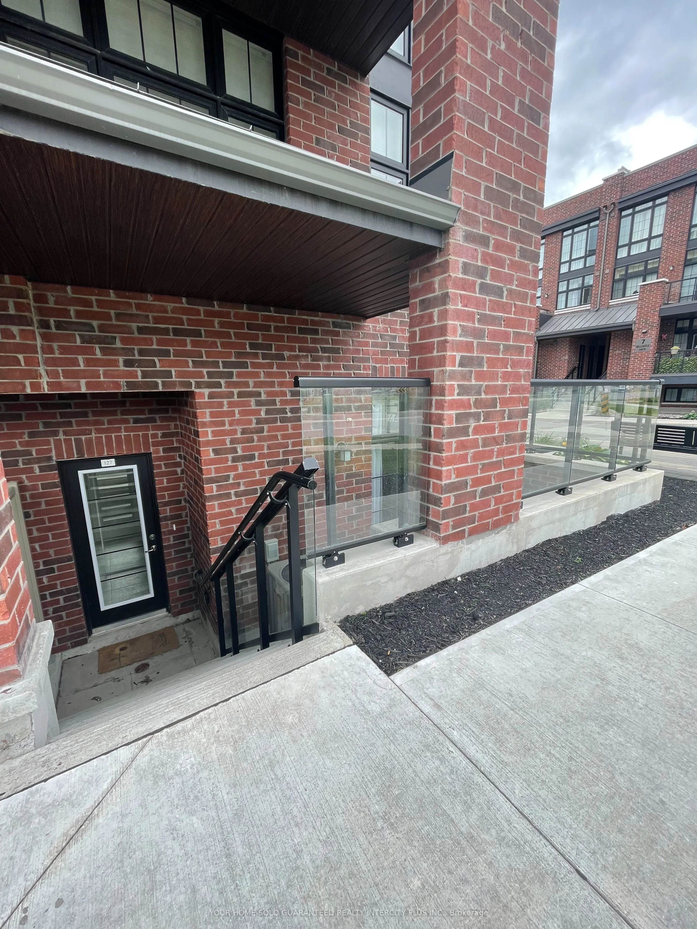 15 Whitaker Way, #127