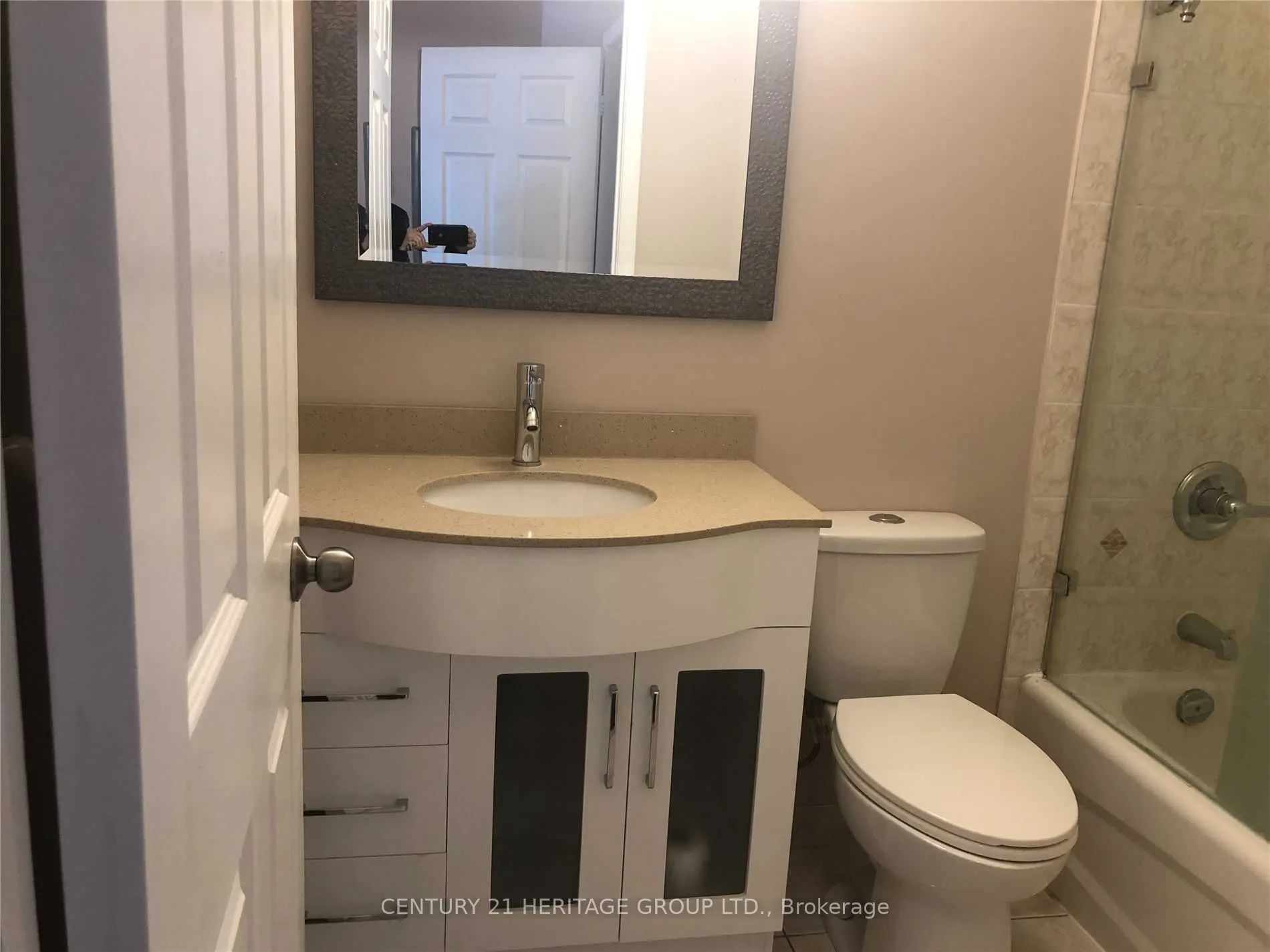 11121 Yonge Street, #104