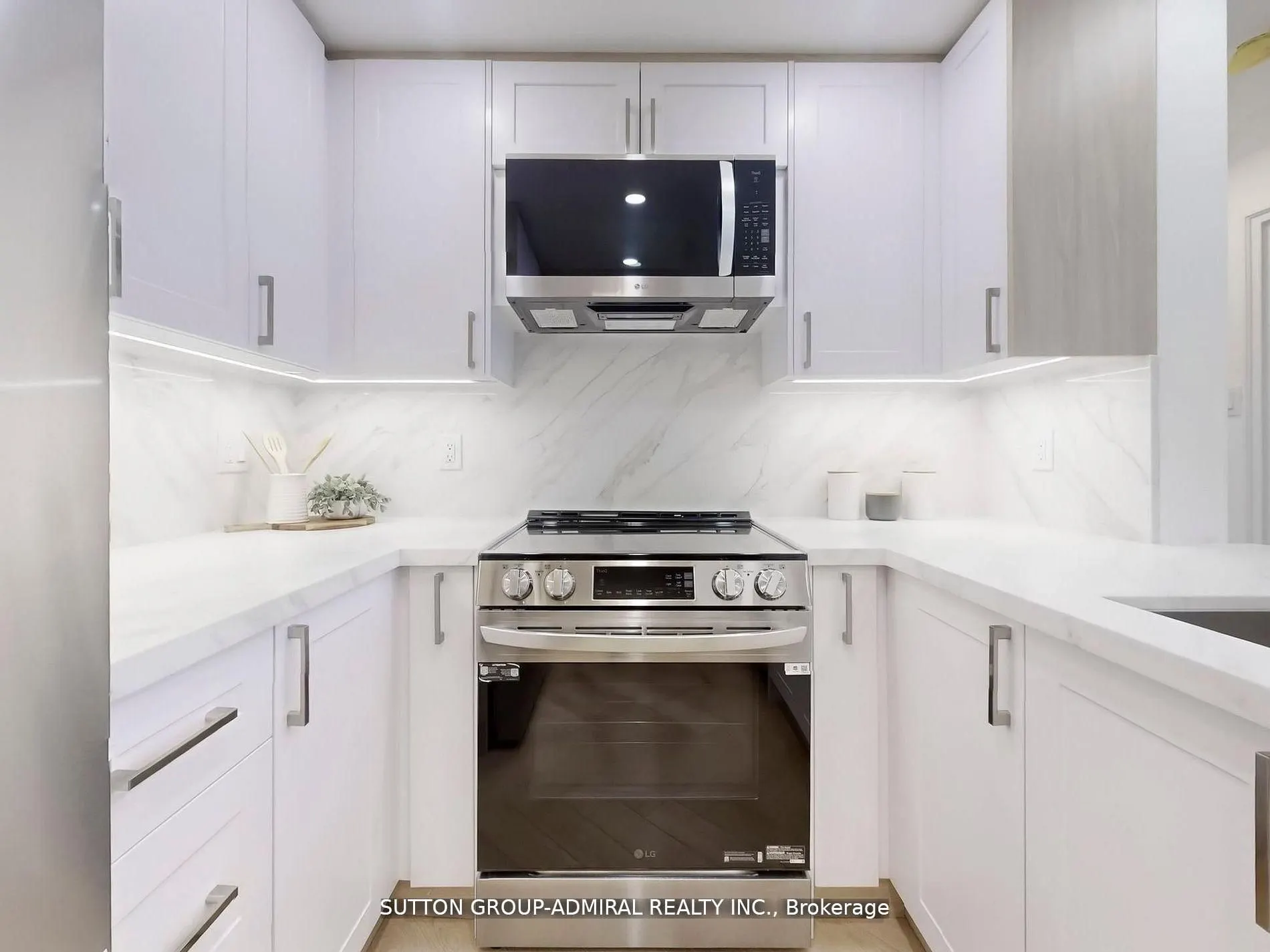 11 Townsgate Drive, #401