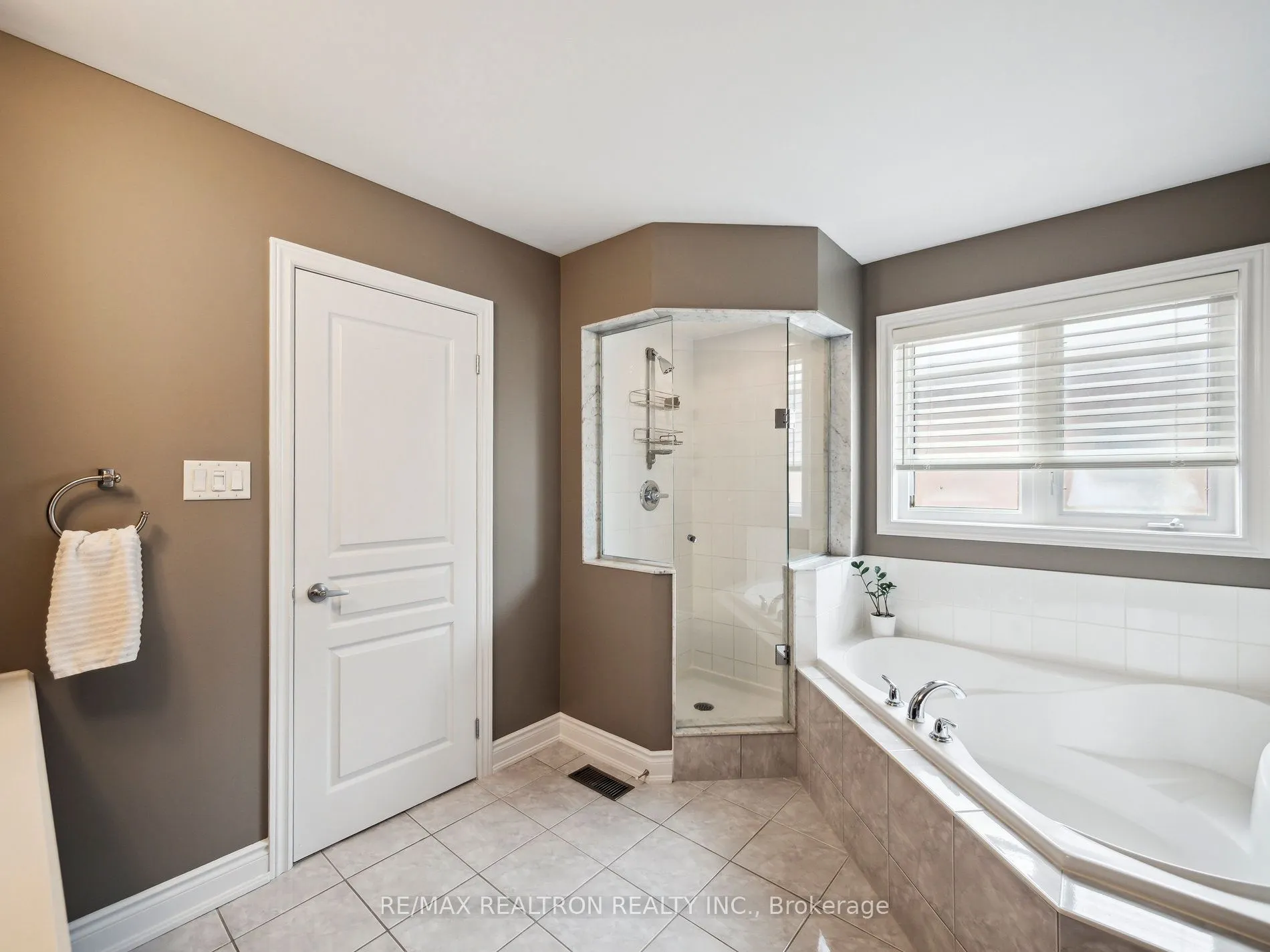 10 Glade Drive