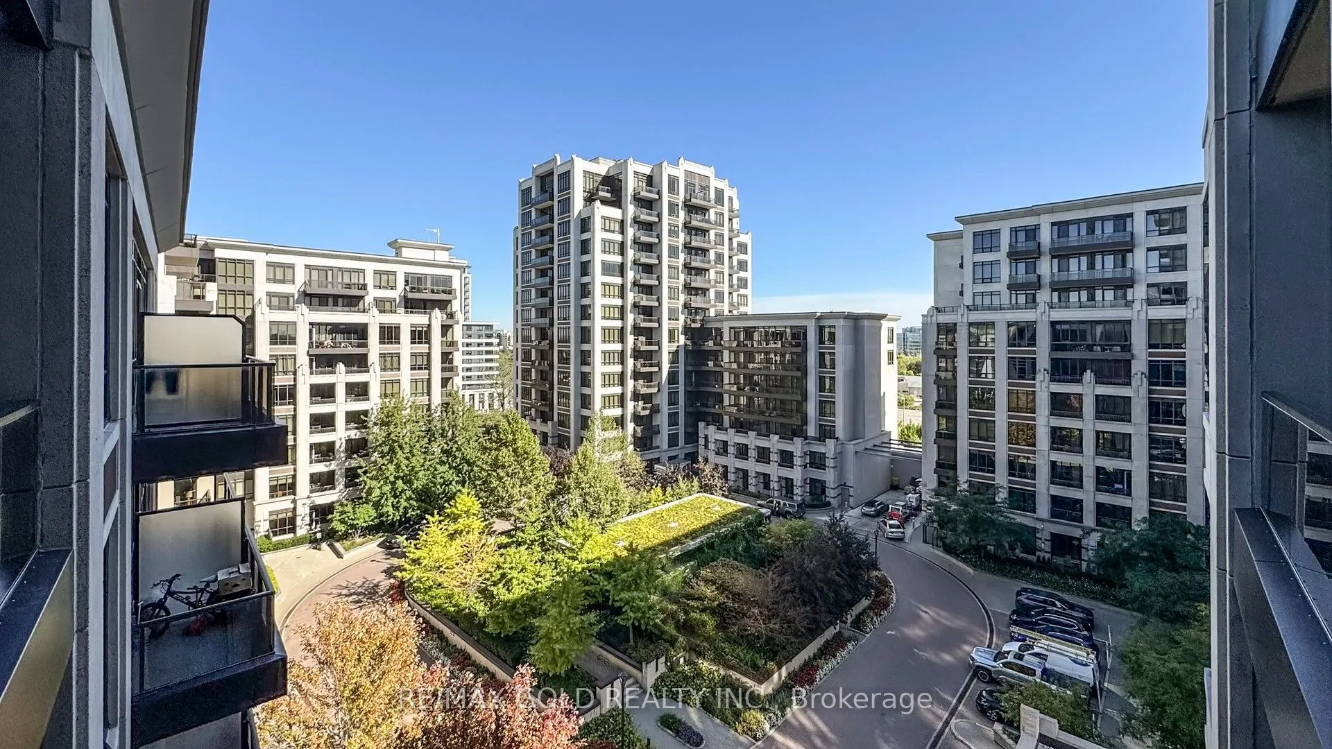 89 South Town Centre Boulevard, #901
