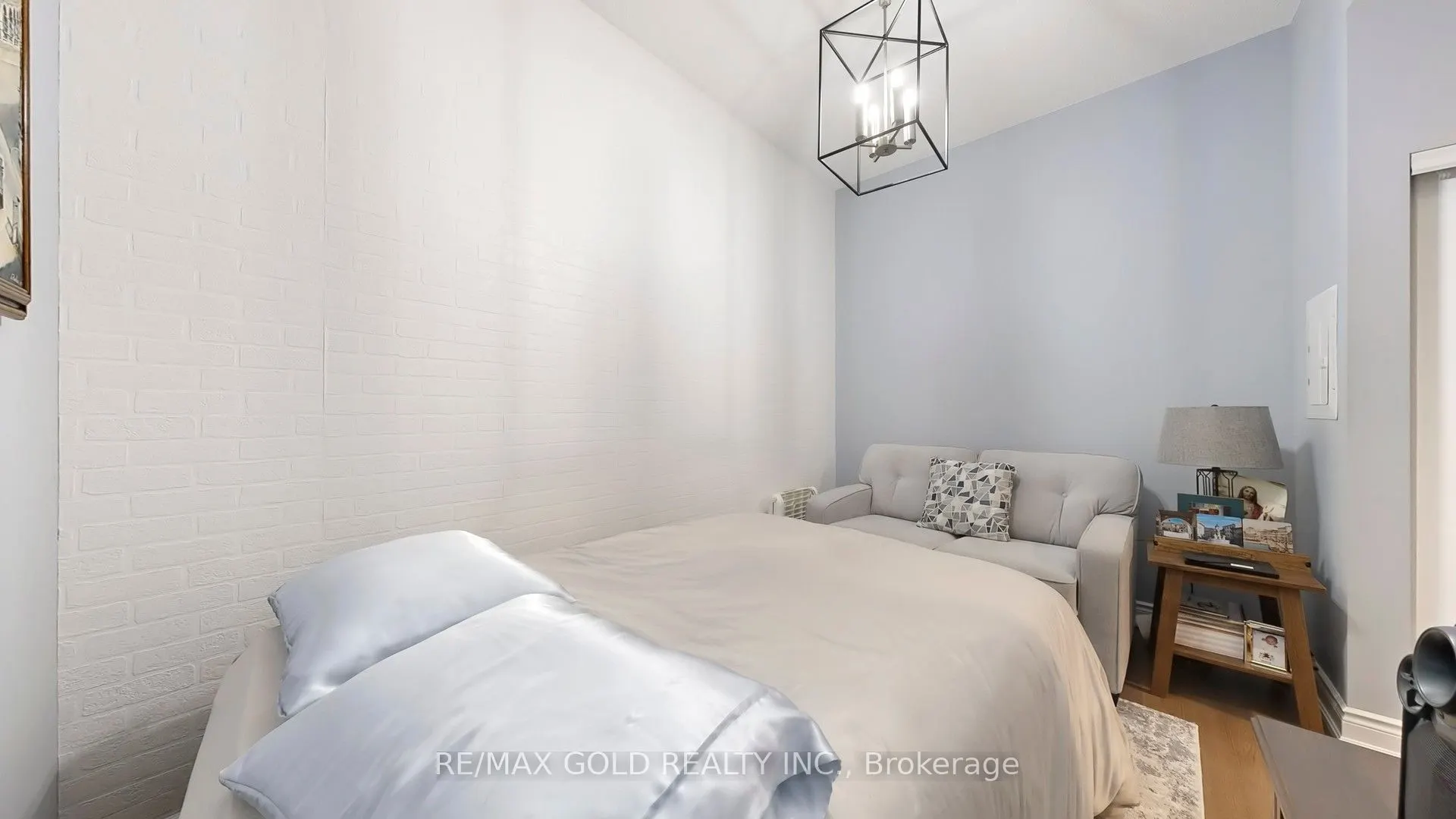 89 South Town Centre Boulevard, #901