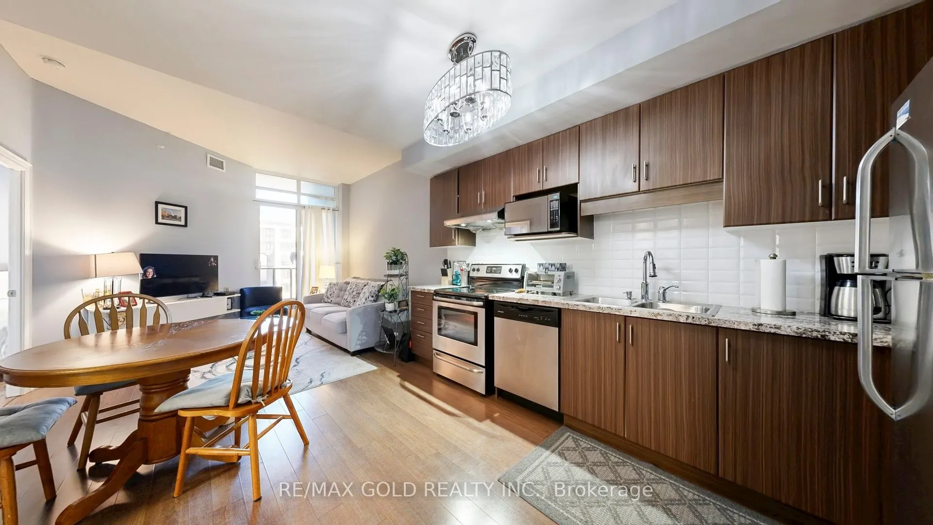 89 South Town Centre Boulevard, #901