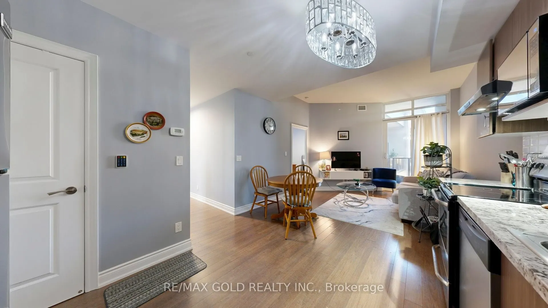 89 South Town Centre Boulevard, #901