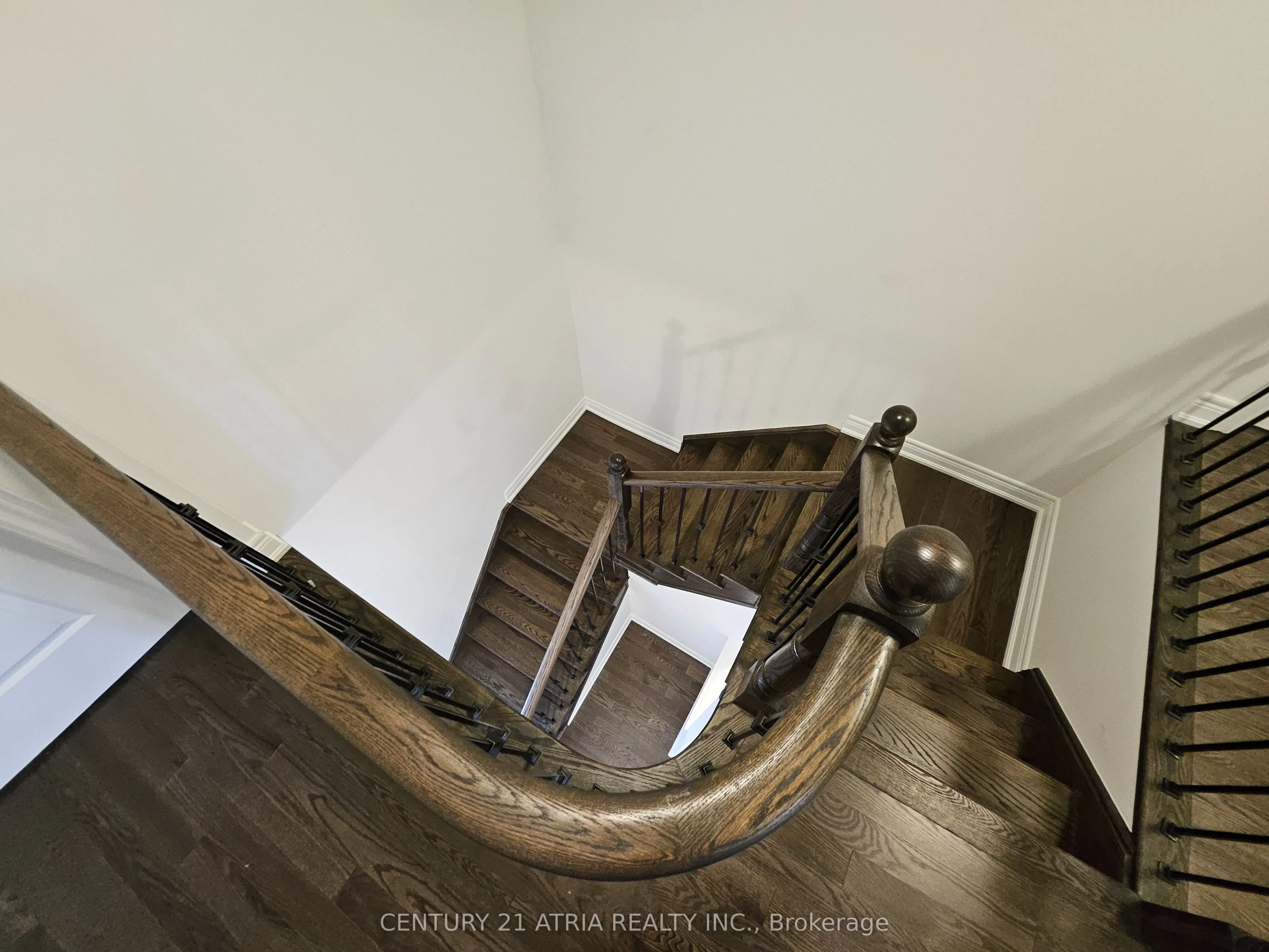22 Watershed Gate, #upper