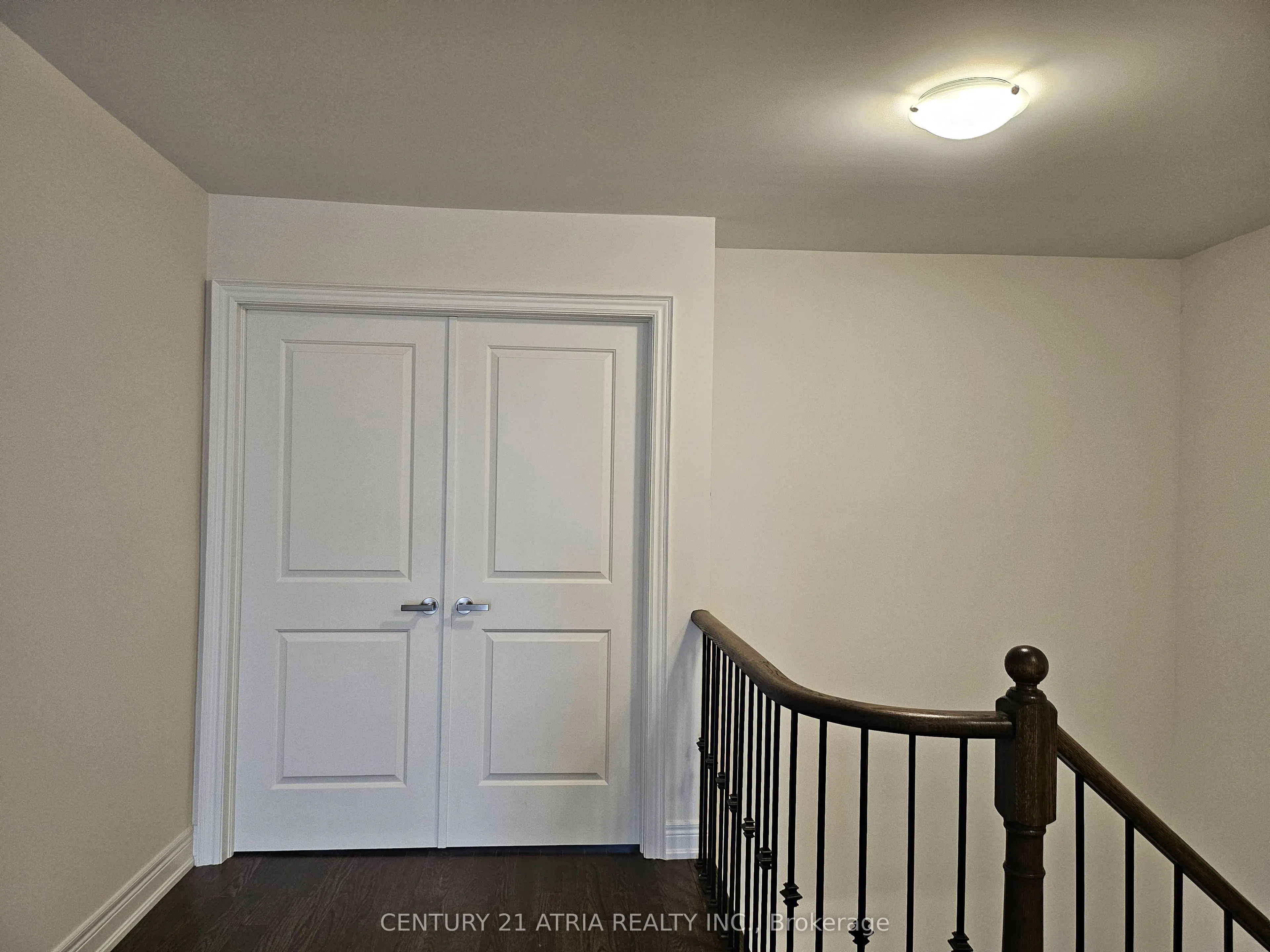 22 Watershed Gate, #upper