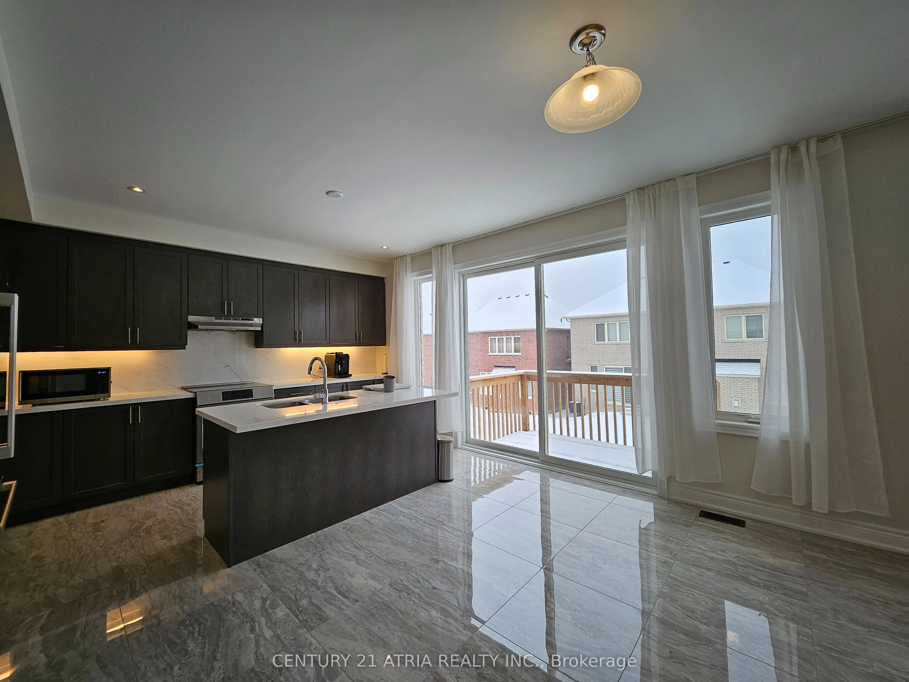 22 Watershed Gate, #upper