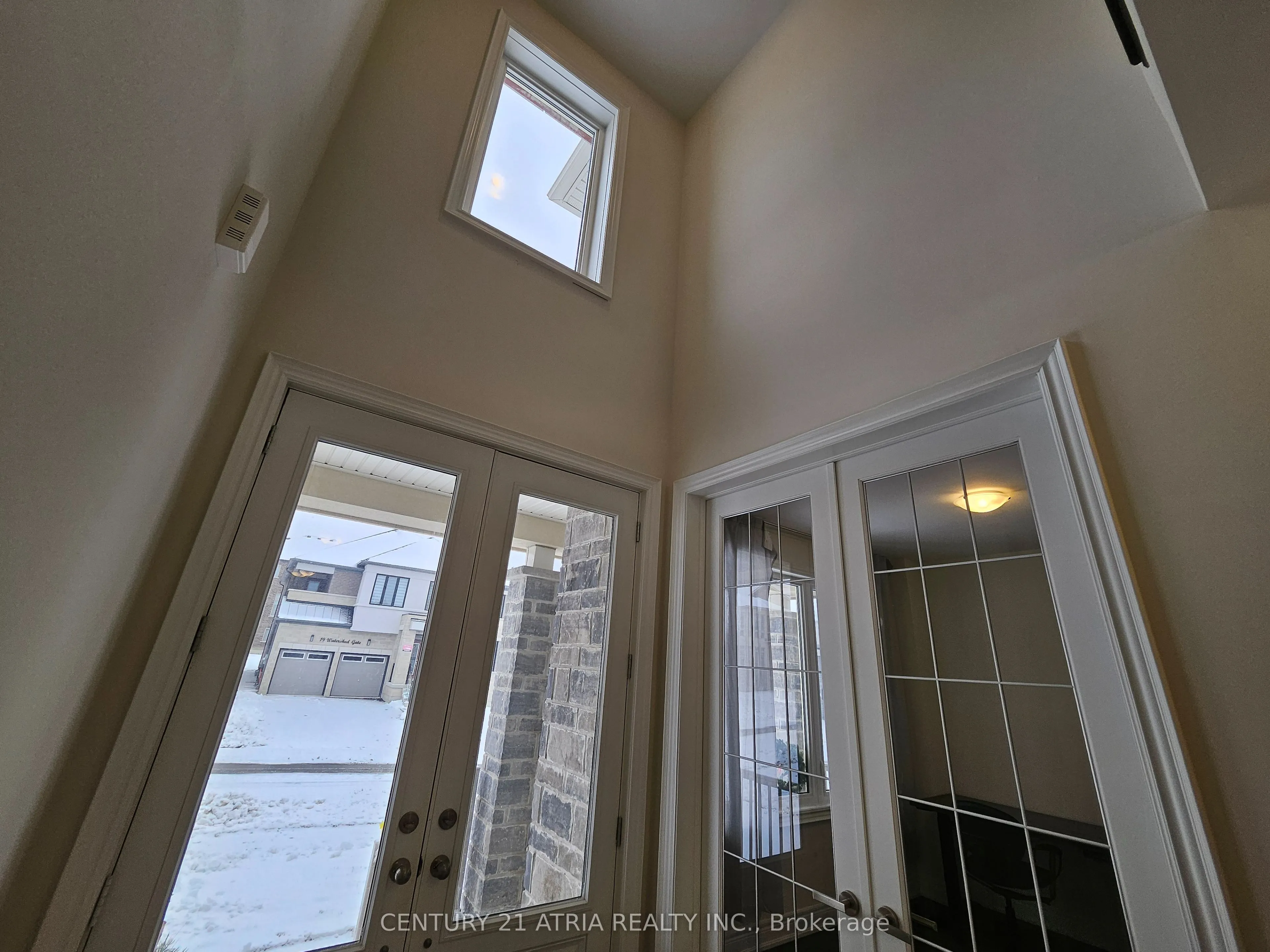 22 Watershed Gate, #upper