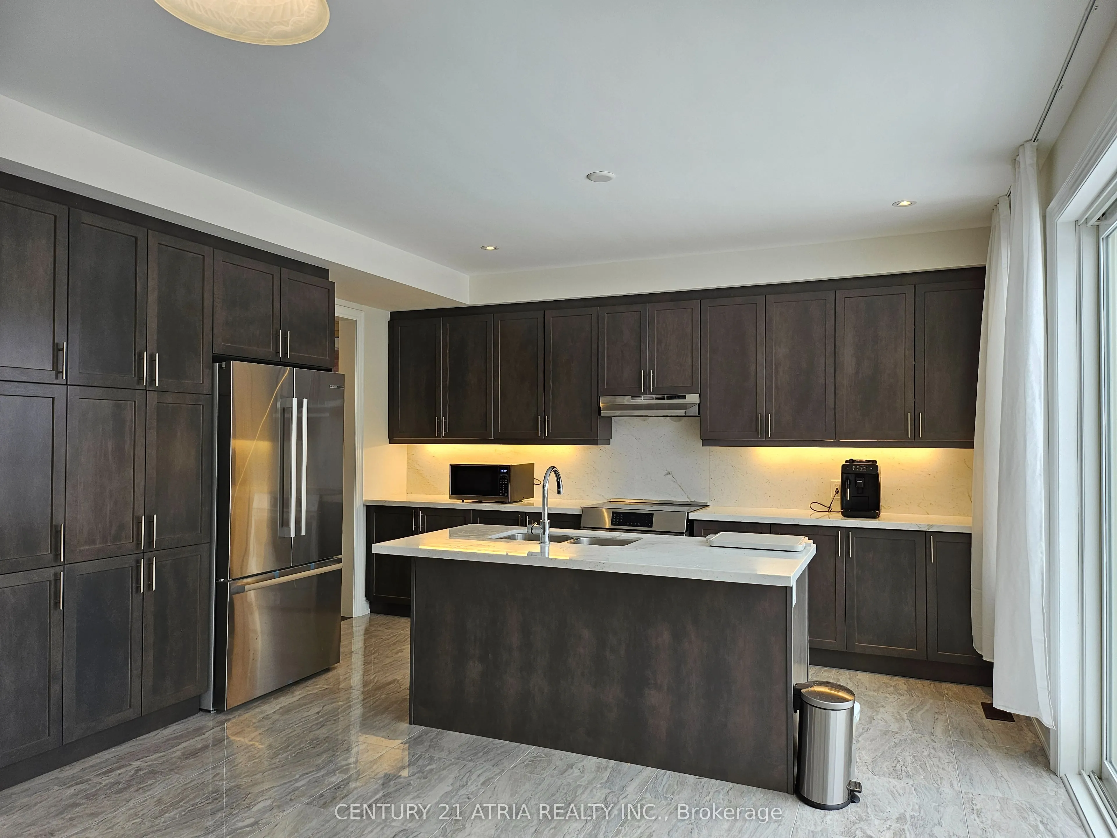 22 Watershed Gate, #upper