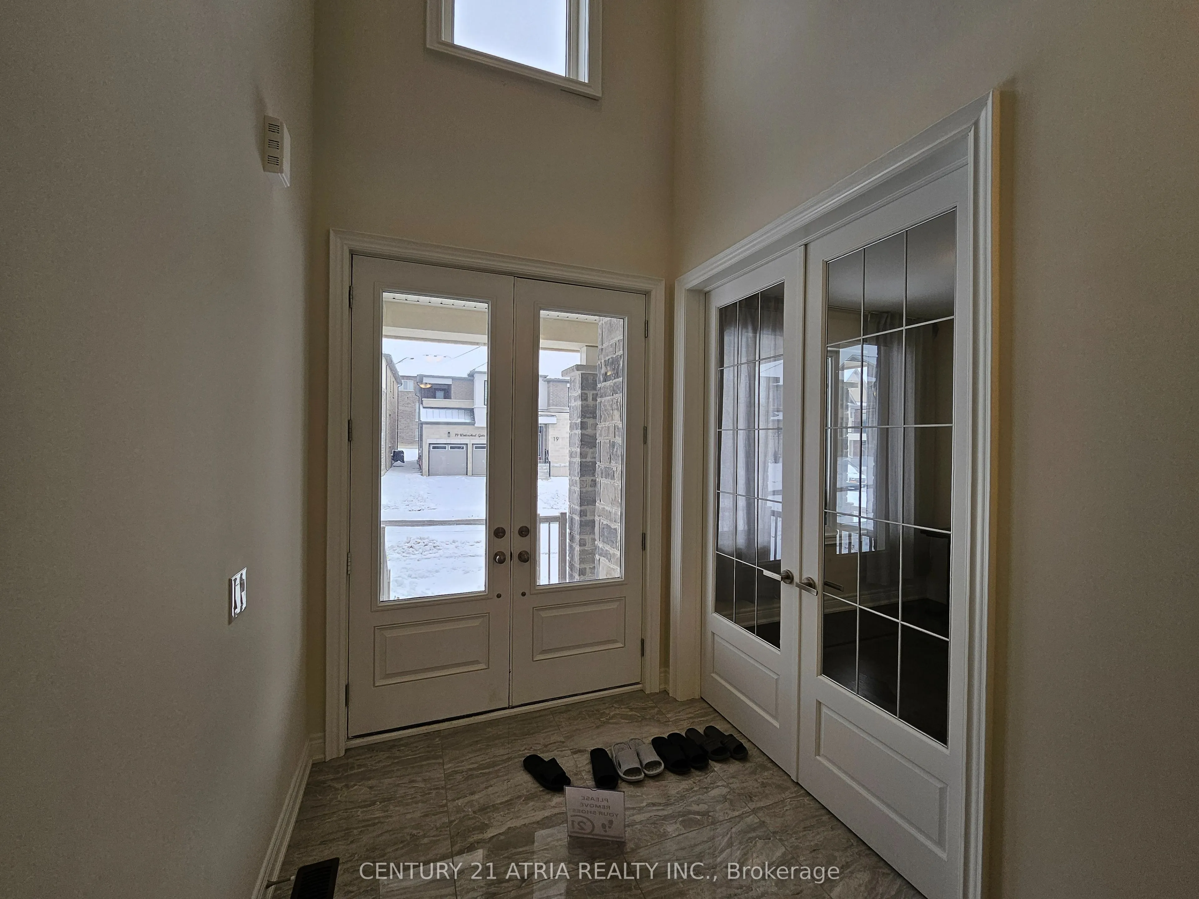22 Watershed Gate, #upper