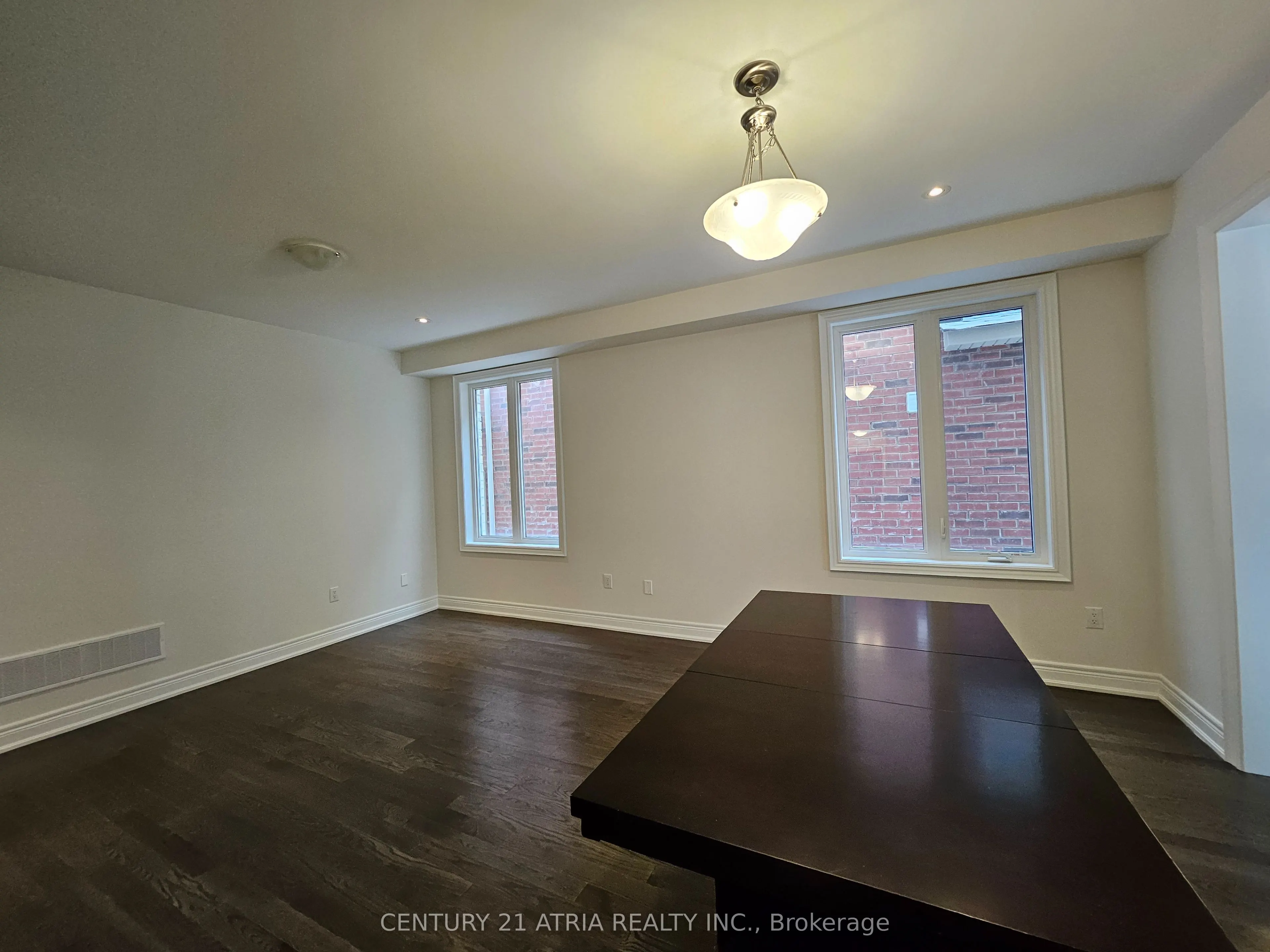 22 Watershed Gate, #upper