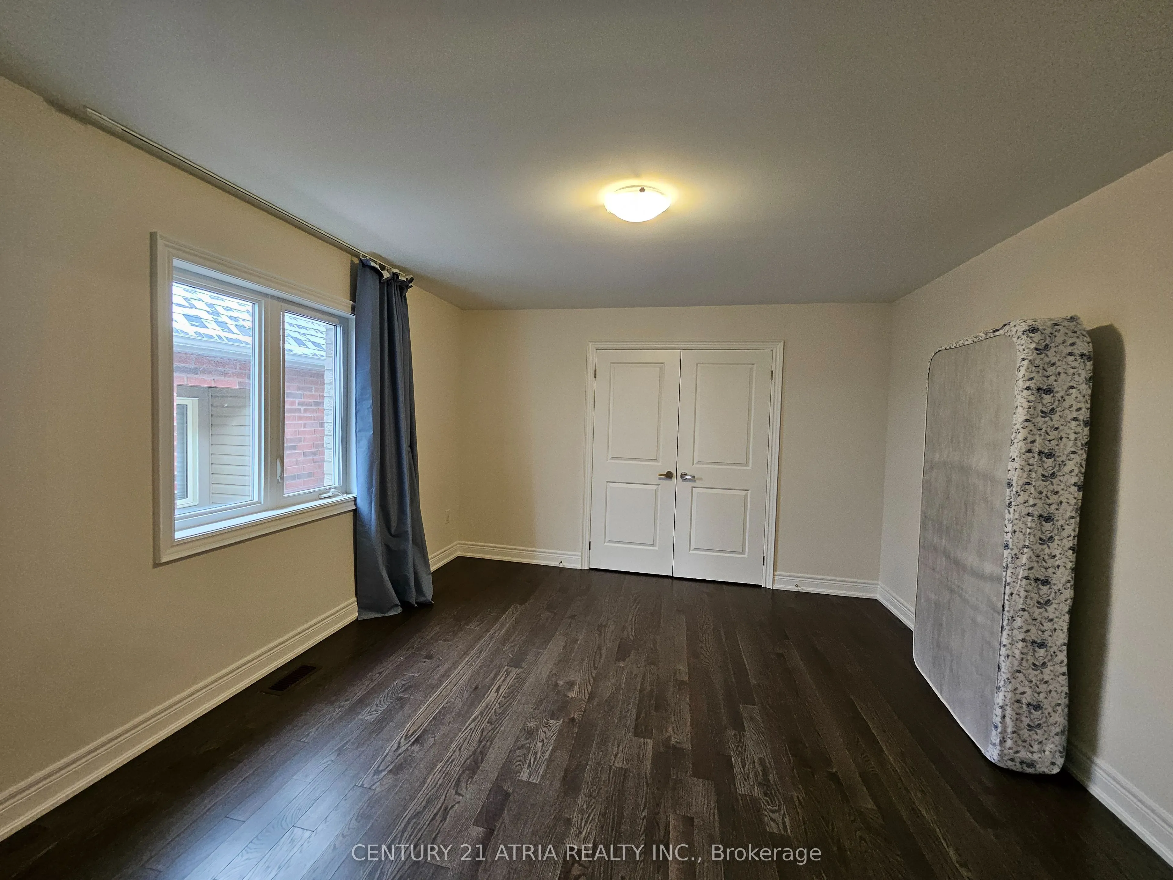 22 Watershed Gate, #upper