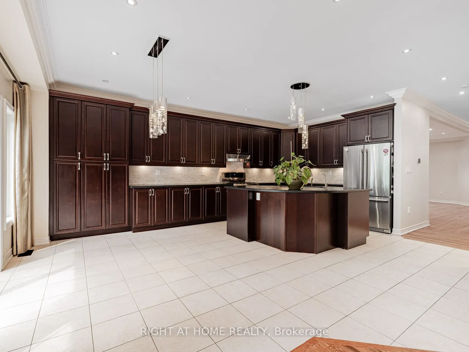 67 Timna Crescent